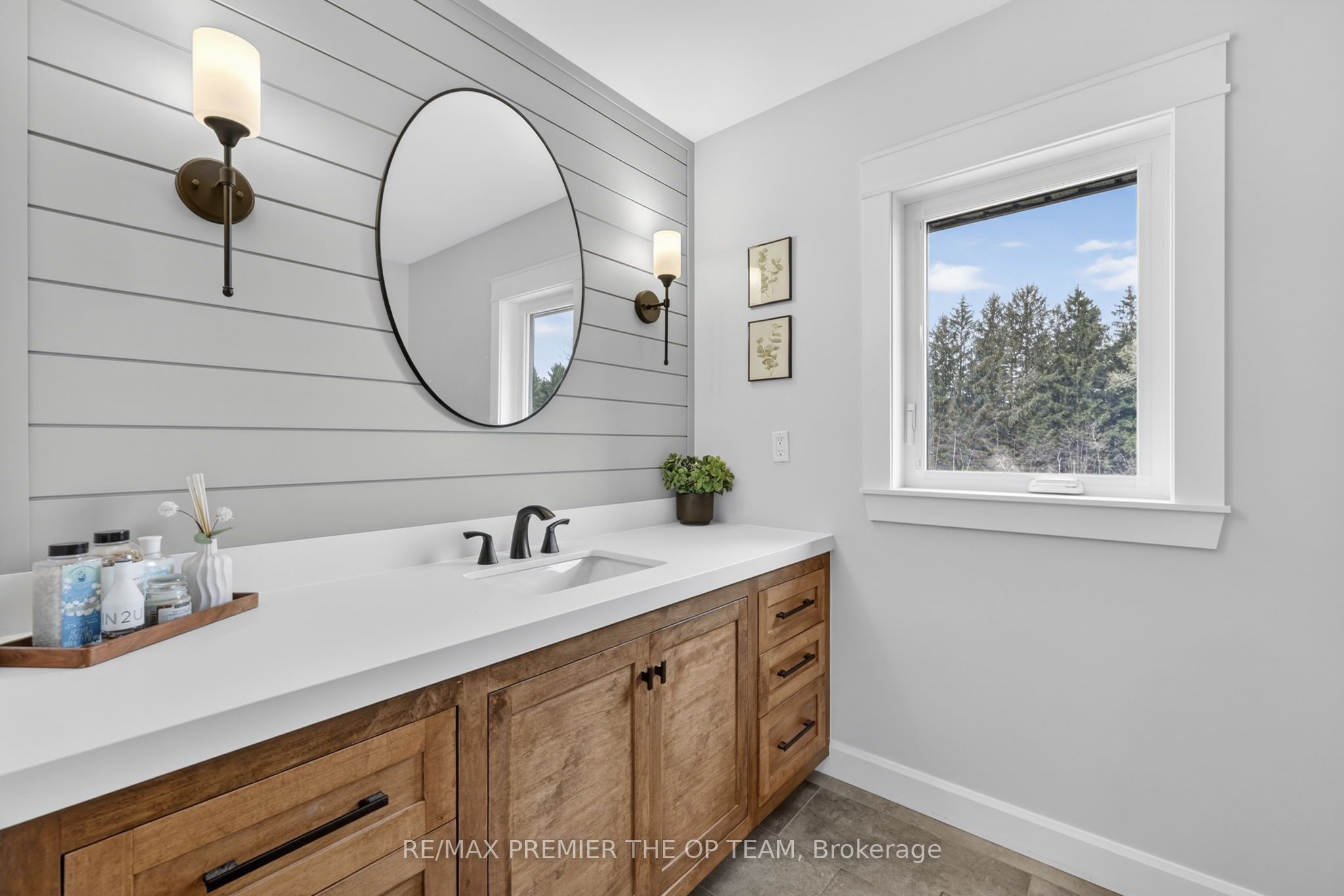 344207 15th Side Road Property Photo 43