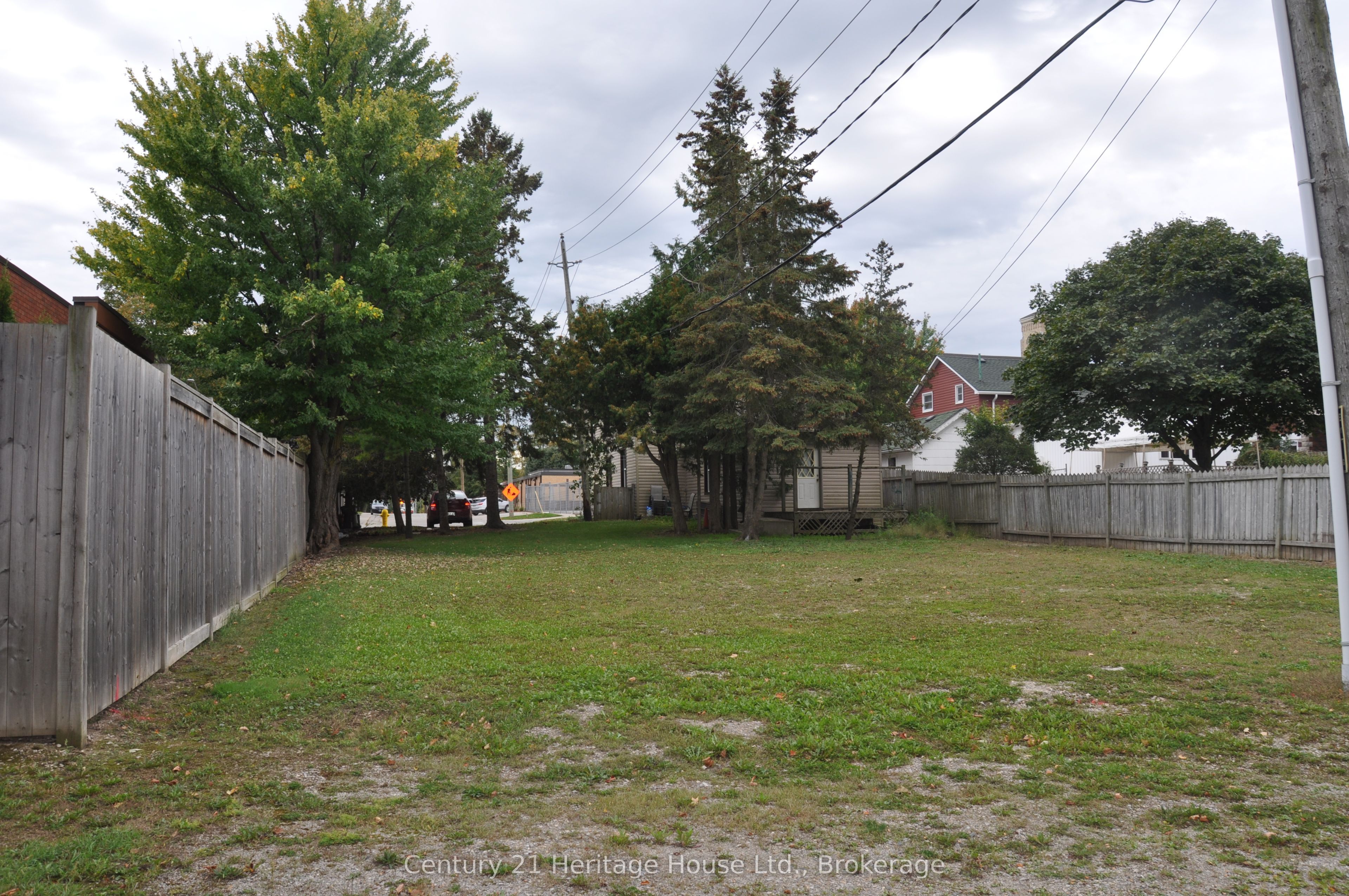 50 Goderich Street E Property Photo 3