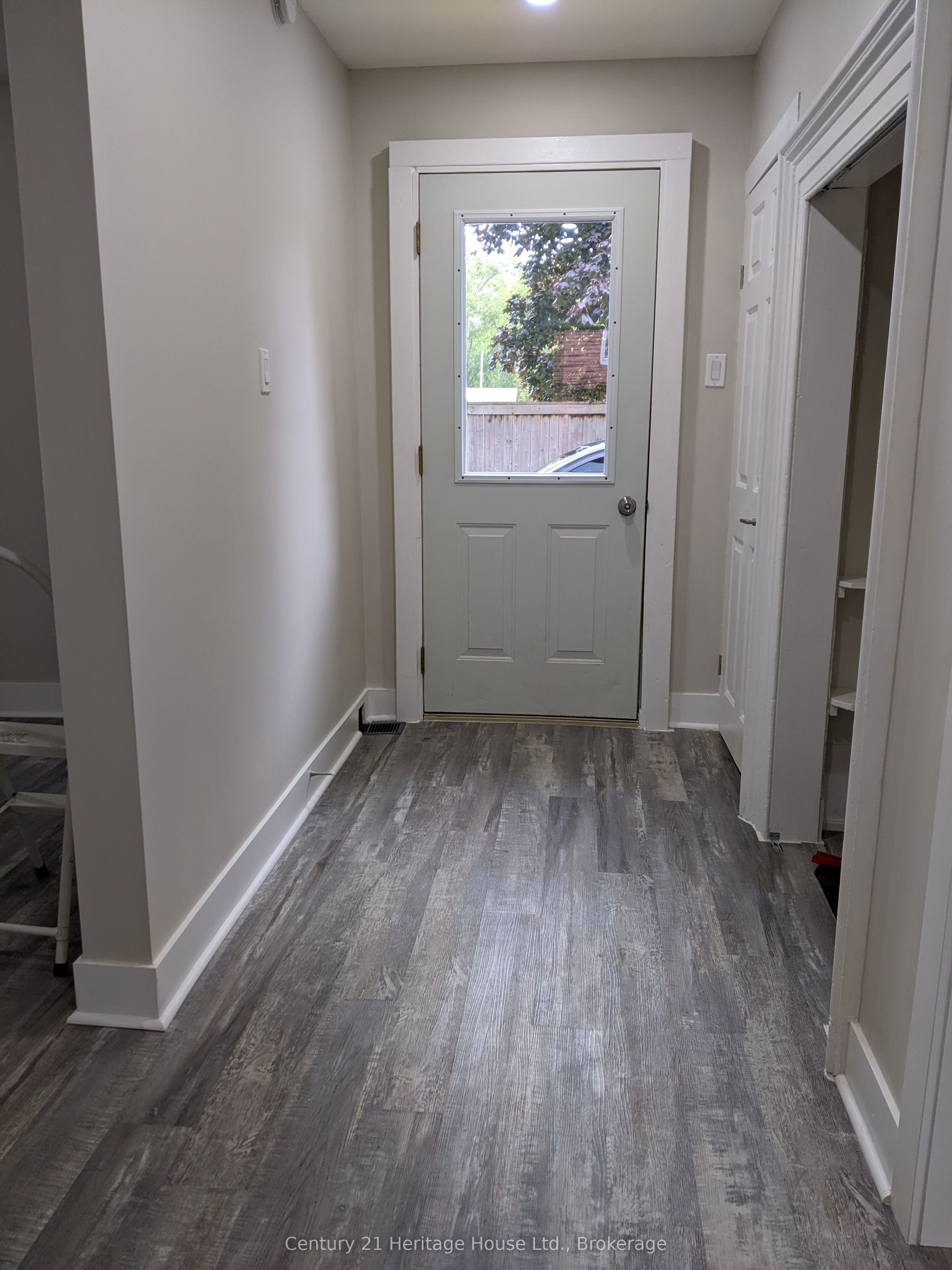50 Goderich Street E Property Photo 4