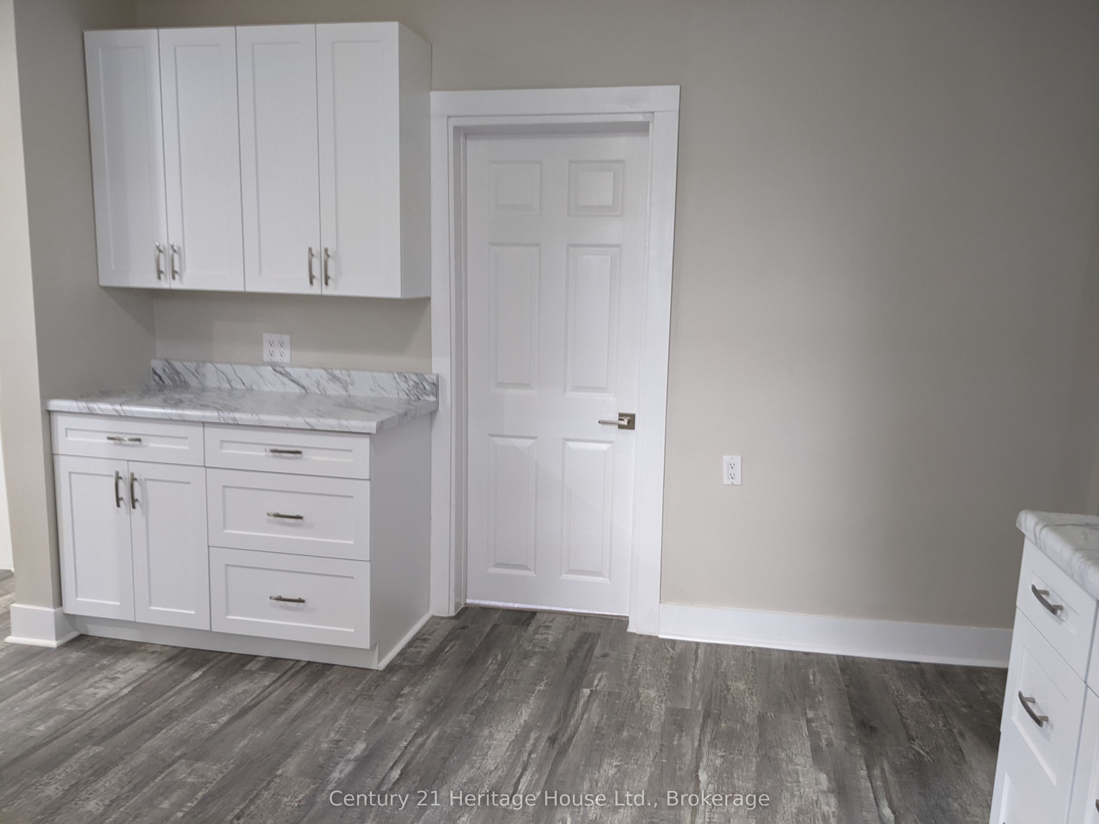 50 Goderich Street E Property Photo 7