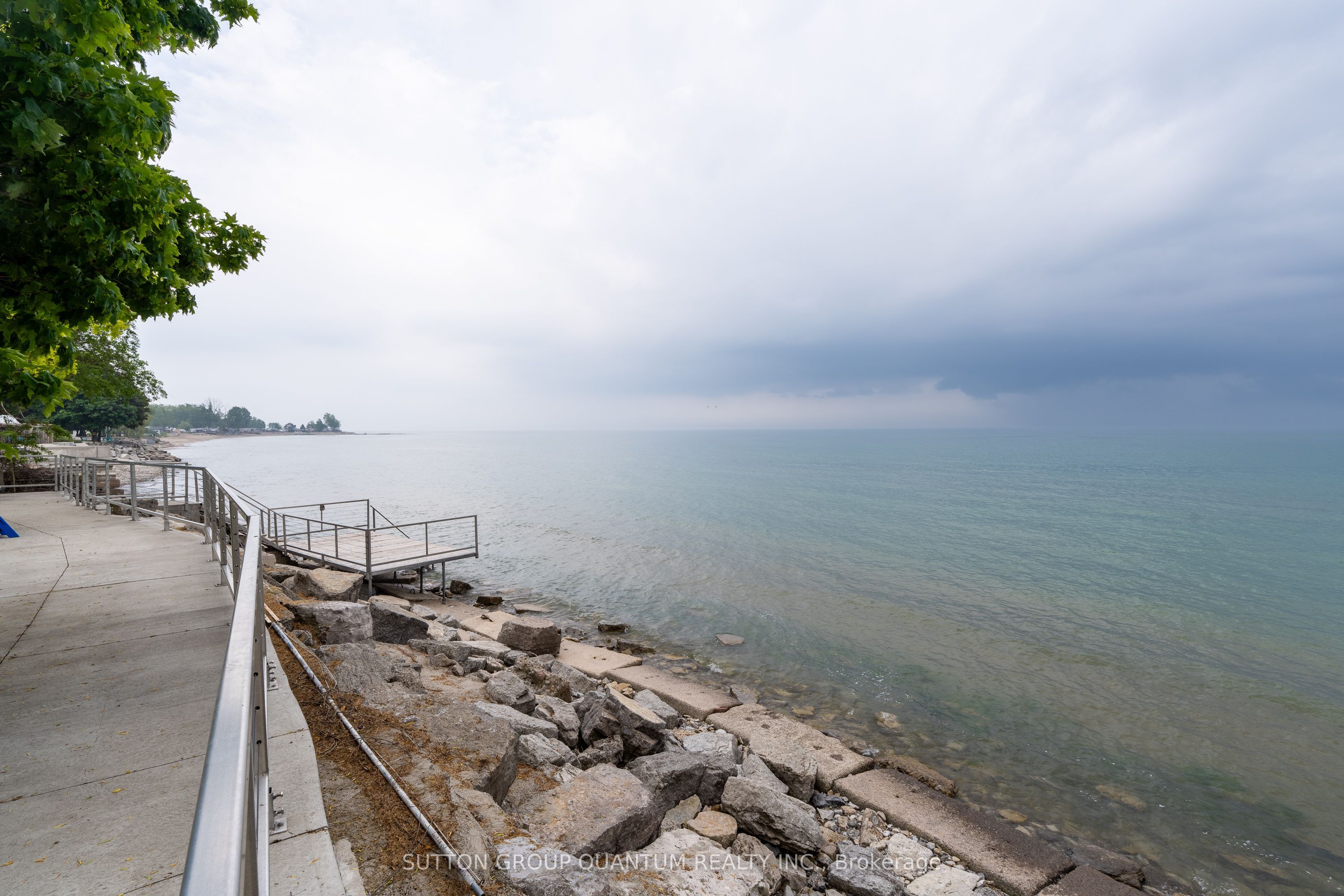 2118 Lakeshore Road Property Photo 4