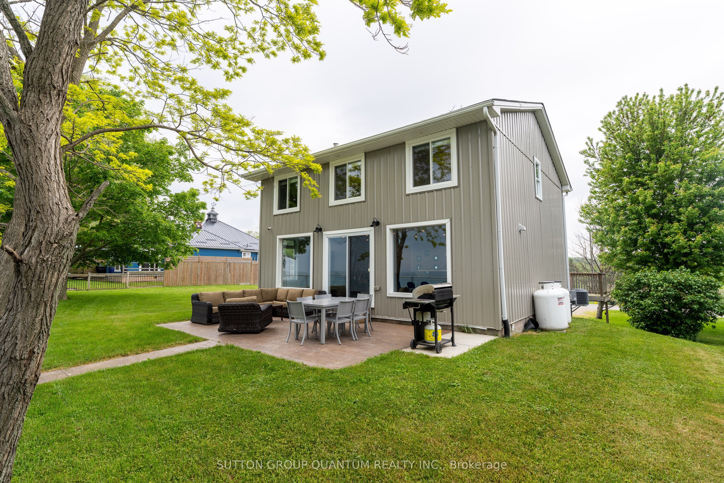 2118 Lakeshore Road Property Photo 5