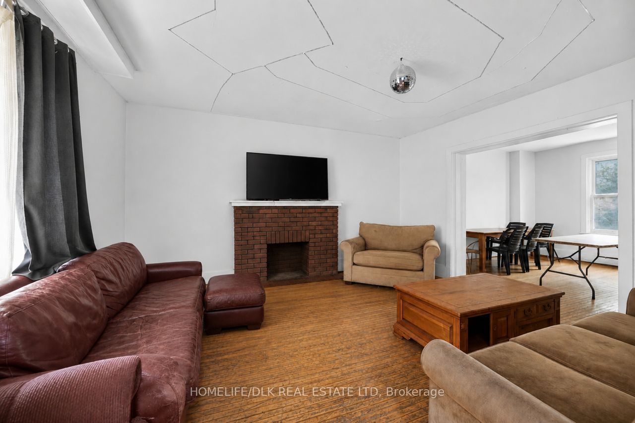 561 Johnson Street Property Photo 6