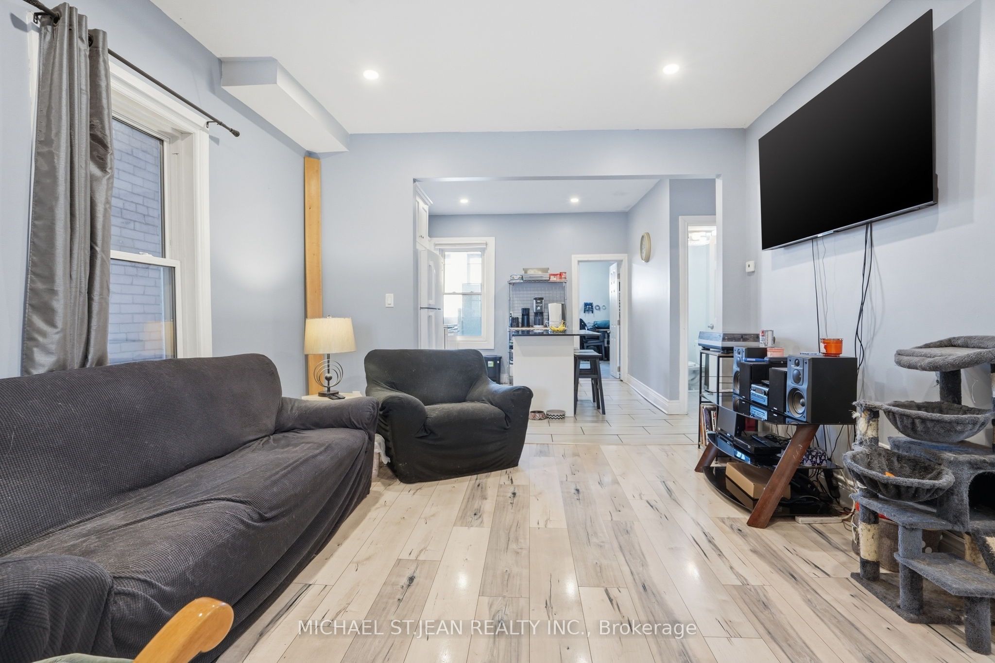 75 Niagara Street Property Photo 7