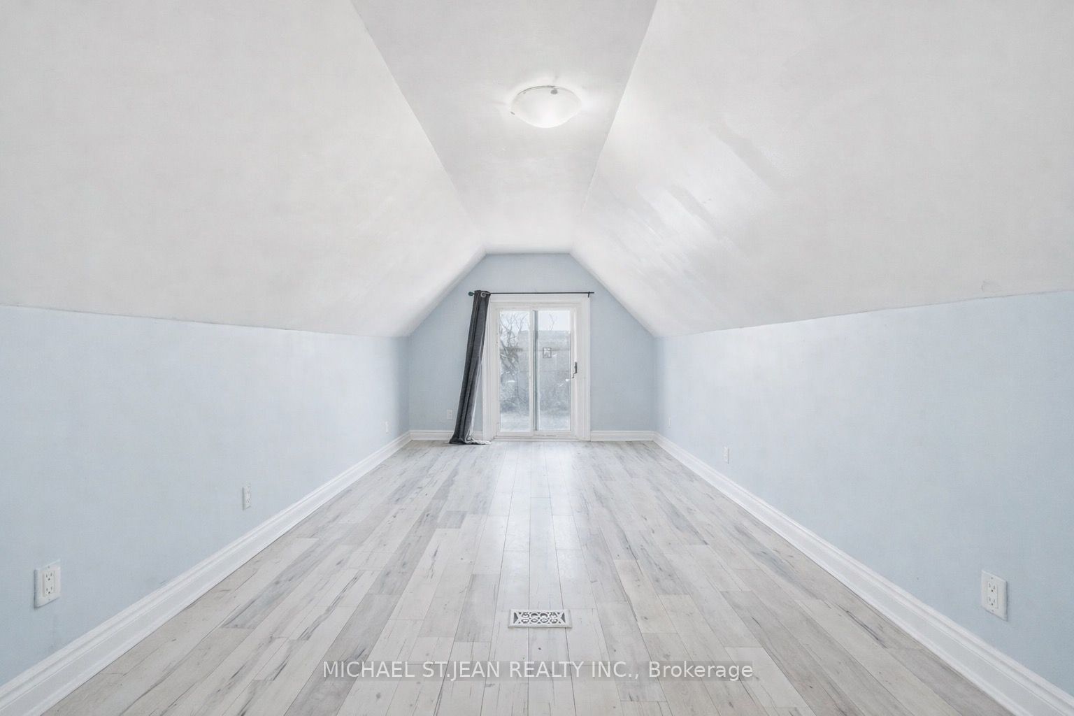 75 Niagara Street Property Photo 33