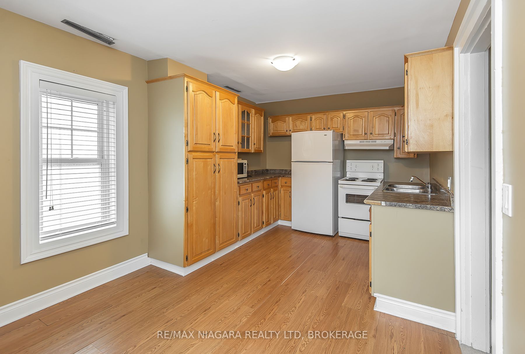 170 Hellems Avenue E Property Photo 25