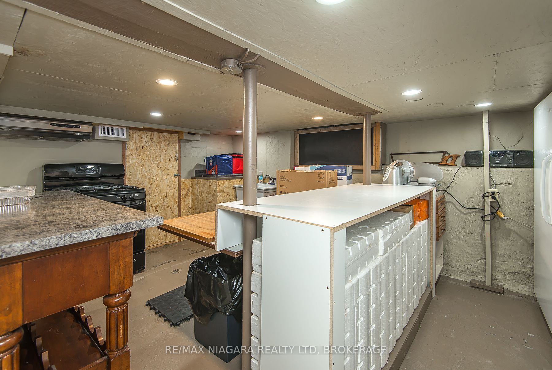 170 Hellems Avenue E Property Photo 34