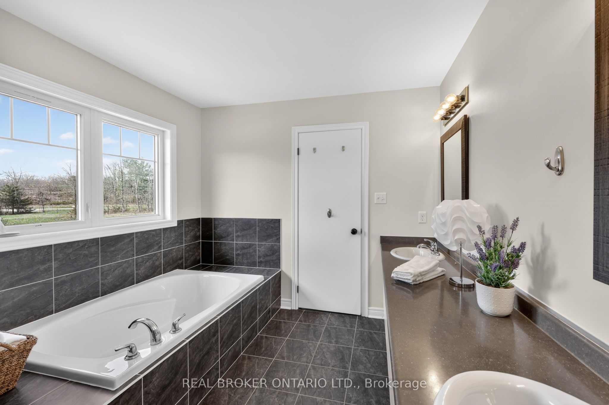 12 Masters Crescent Property Photo 16