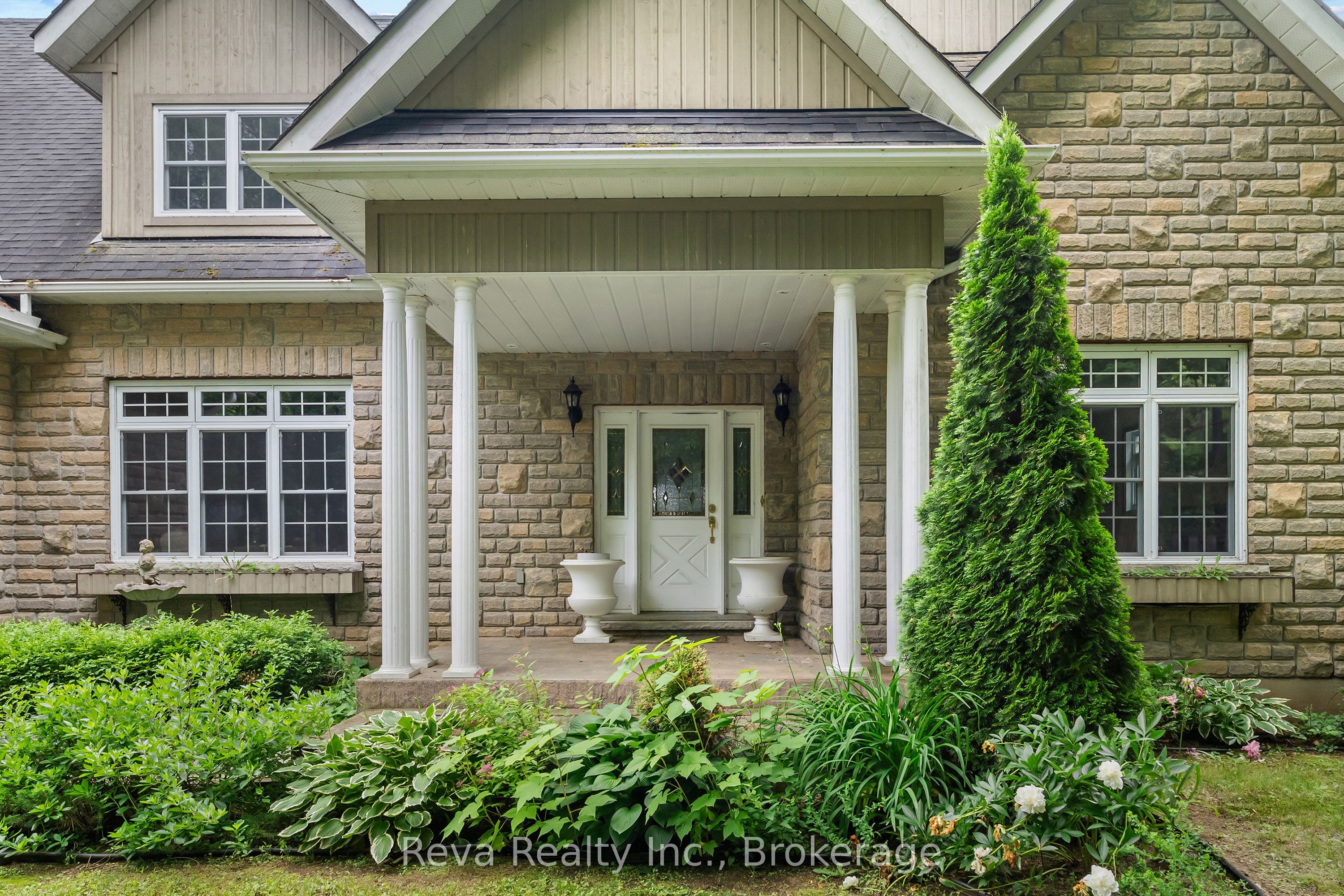 464 Mooney Road A & B Property Photo 2