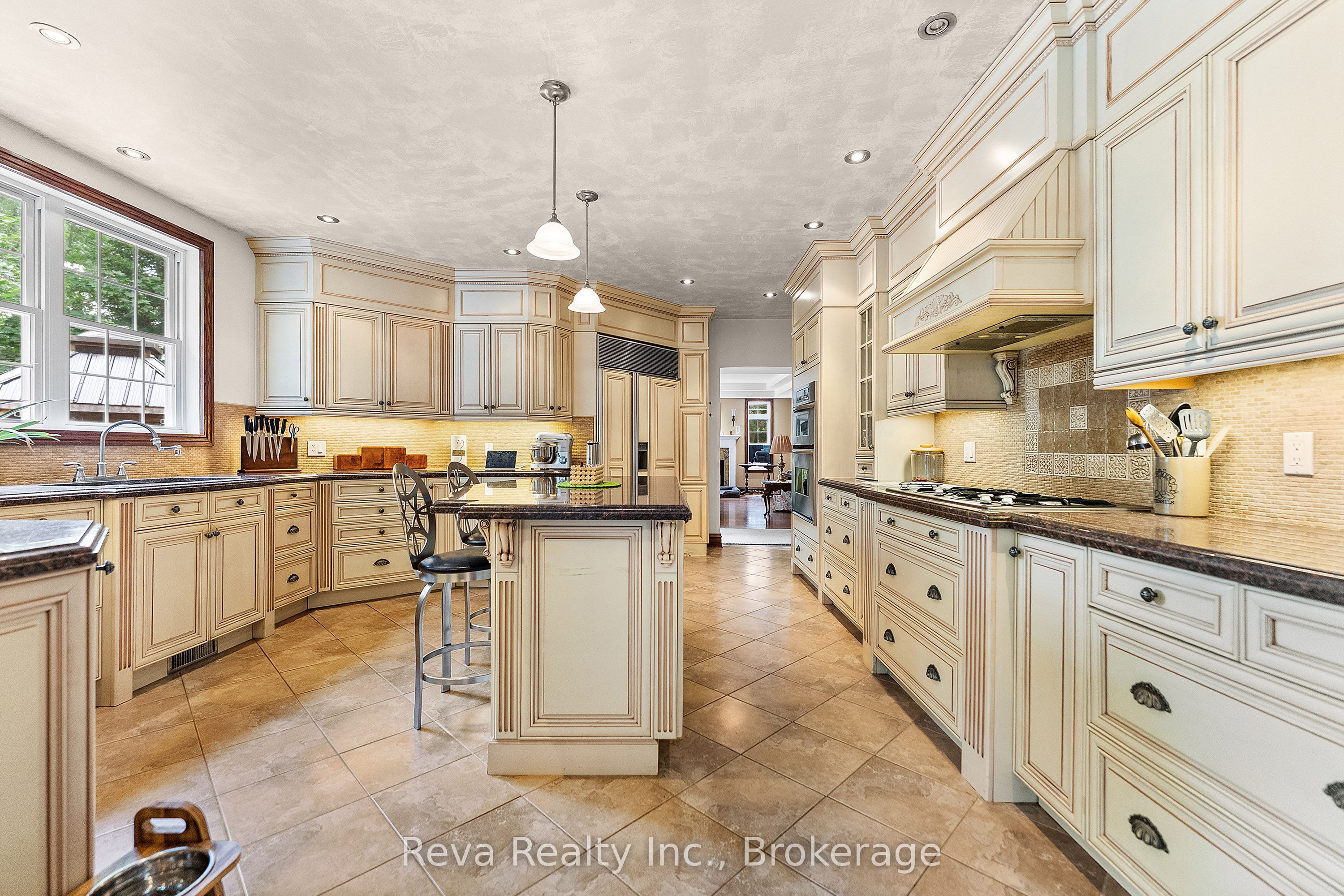 464 Mooney Road A & B Property Photo 4