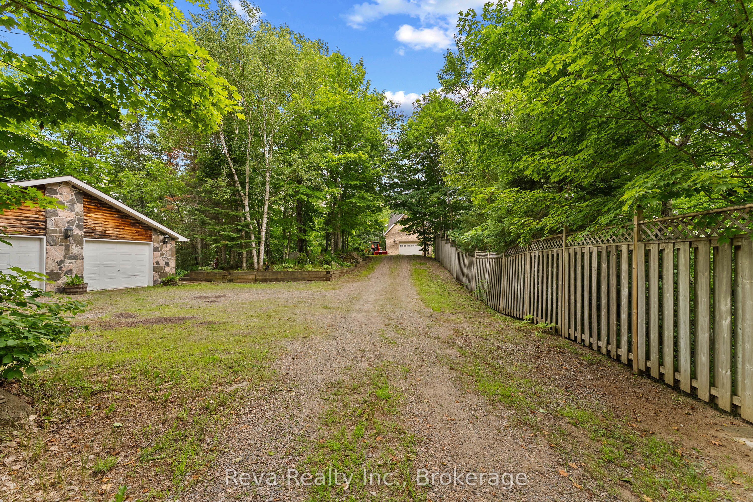 464 Mooney Road A & B Property Photo 29