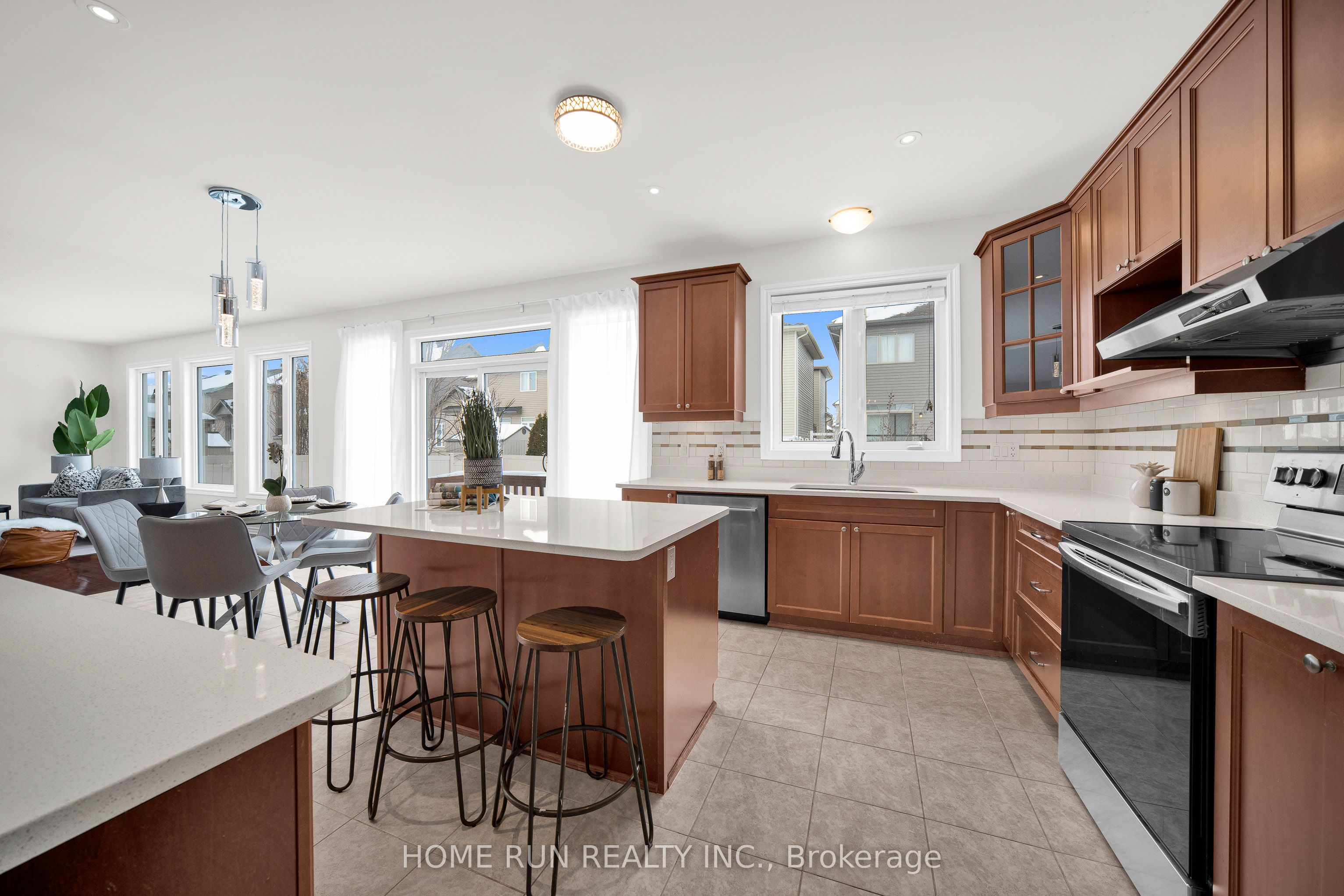 531 Bretby Crescent Property Photo 22