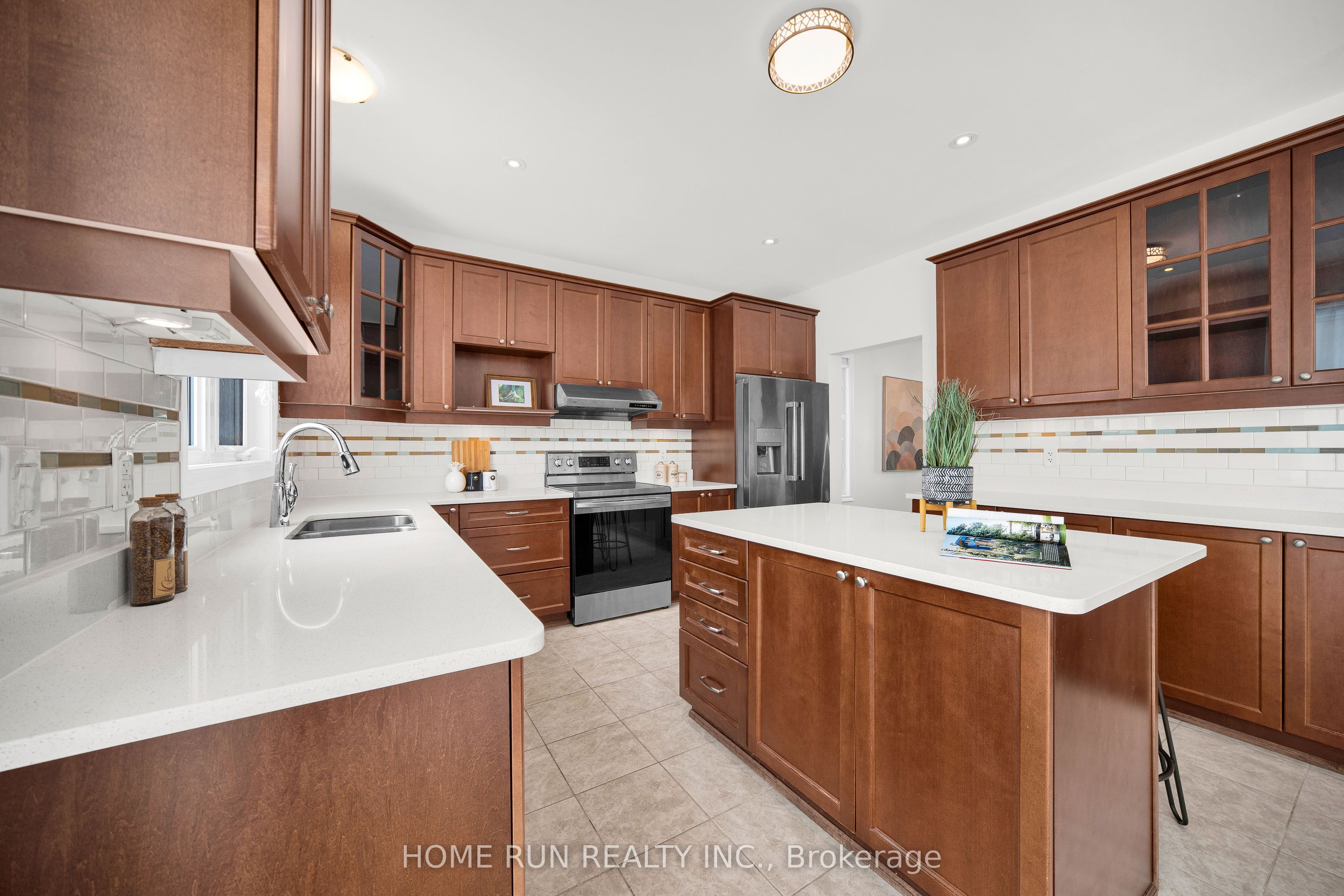 531 Bretby Crescent Property Photo 24