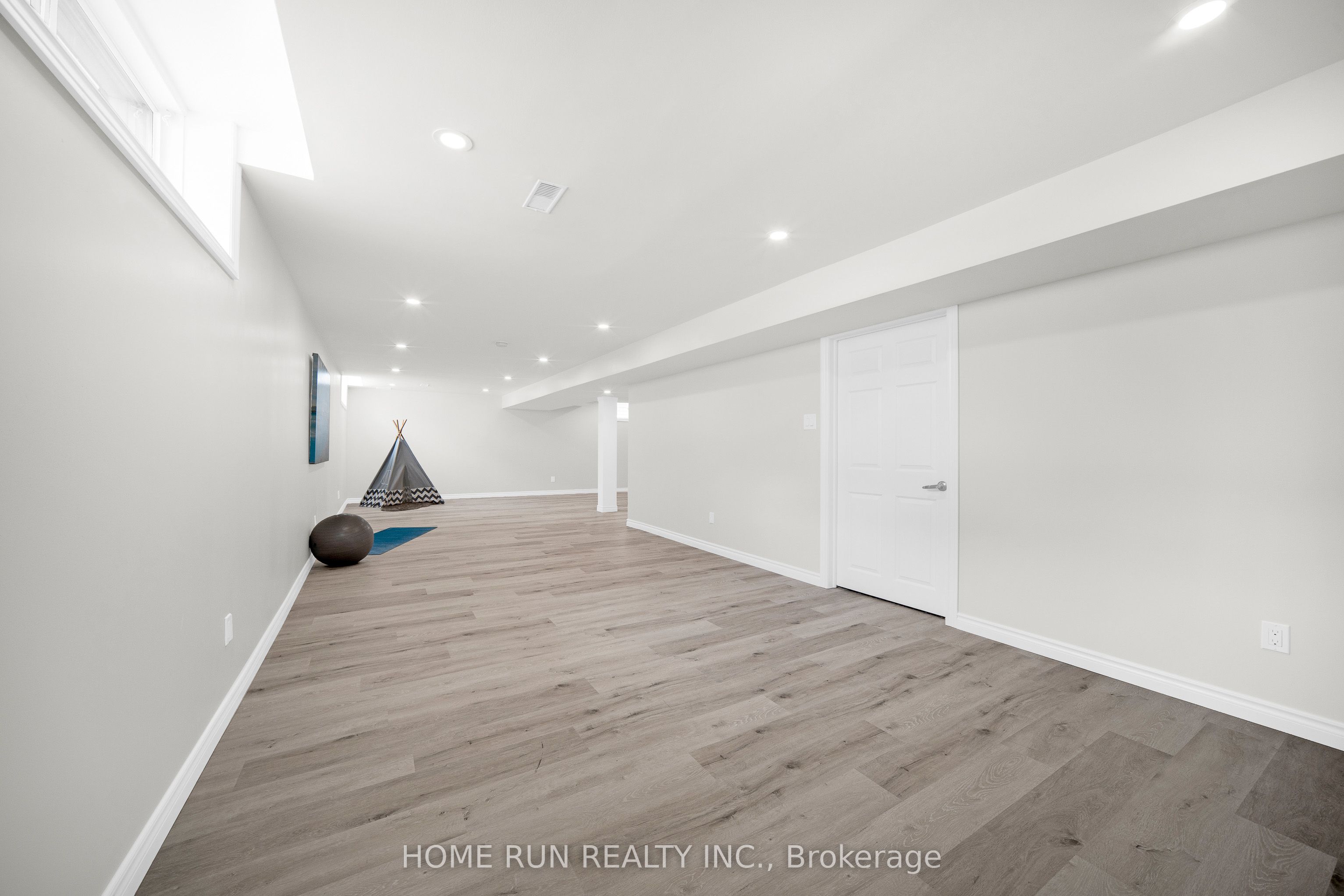 531 Bretby Crescent Property Photo 49