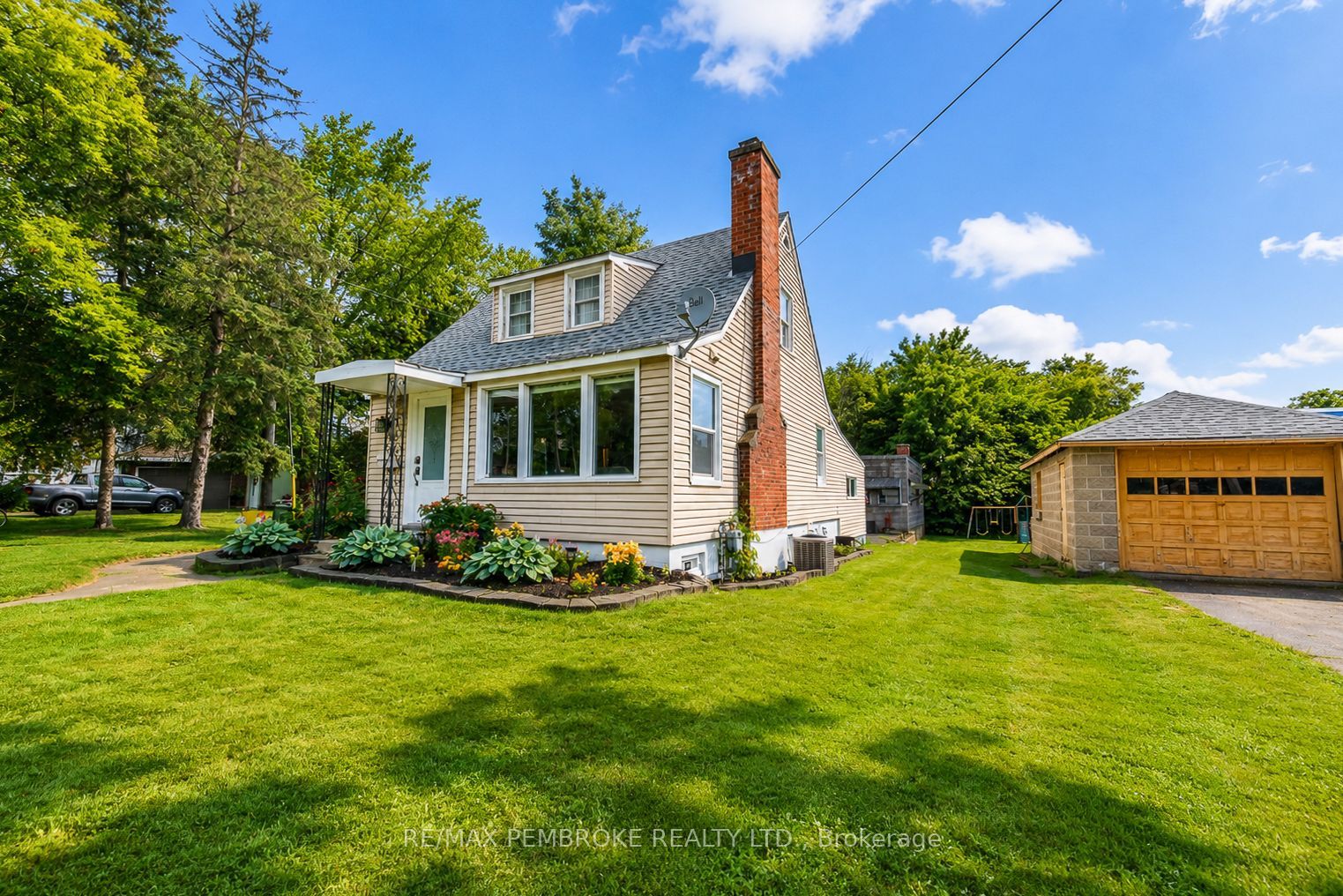 739 Front Street