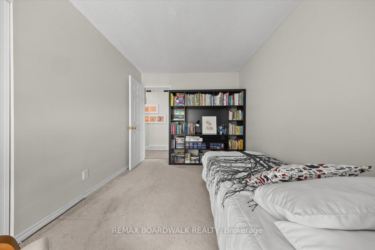 15 Selwyn Crescent Property Photo 35