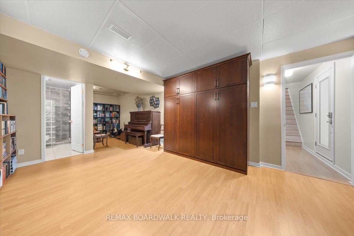 15 Selwyn Crescent Property Photo 40