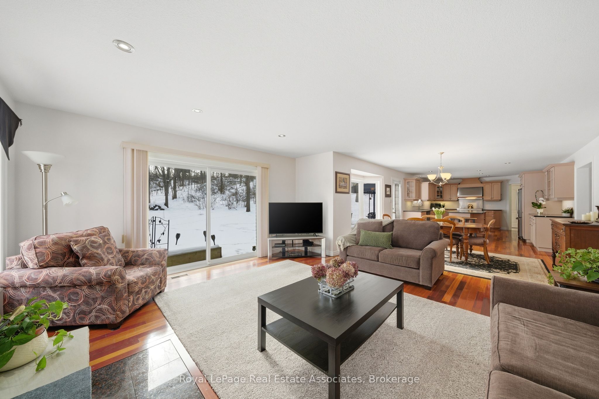 86 Ridge Road E Property Photo 9