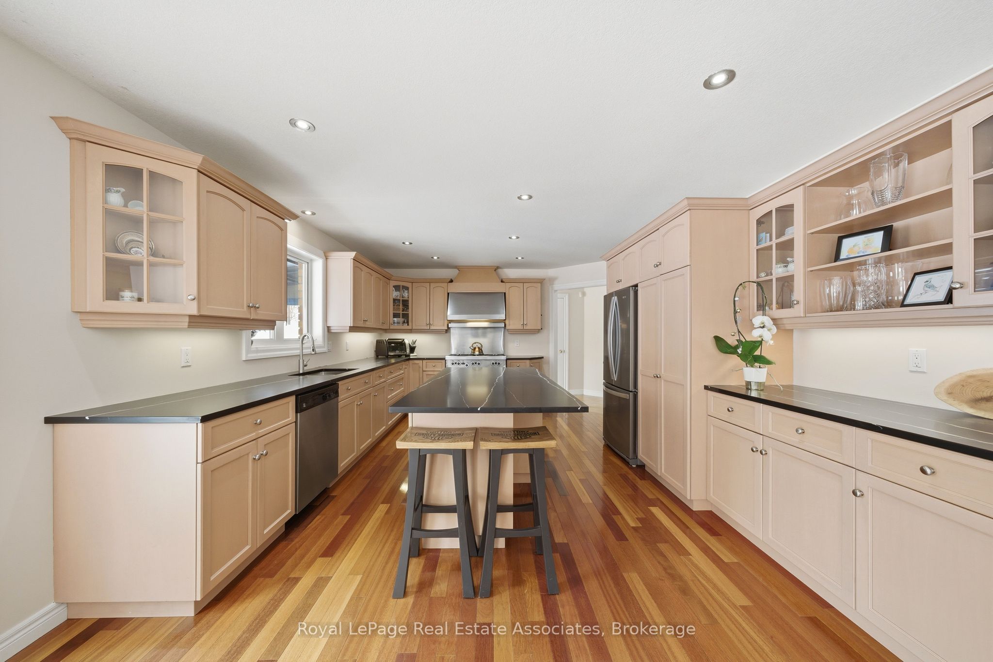 86 Ridge Road E Property Photo 13