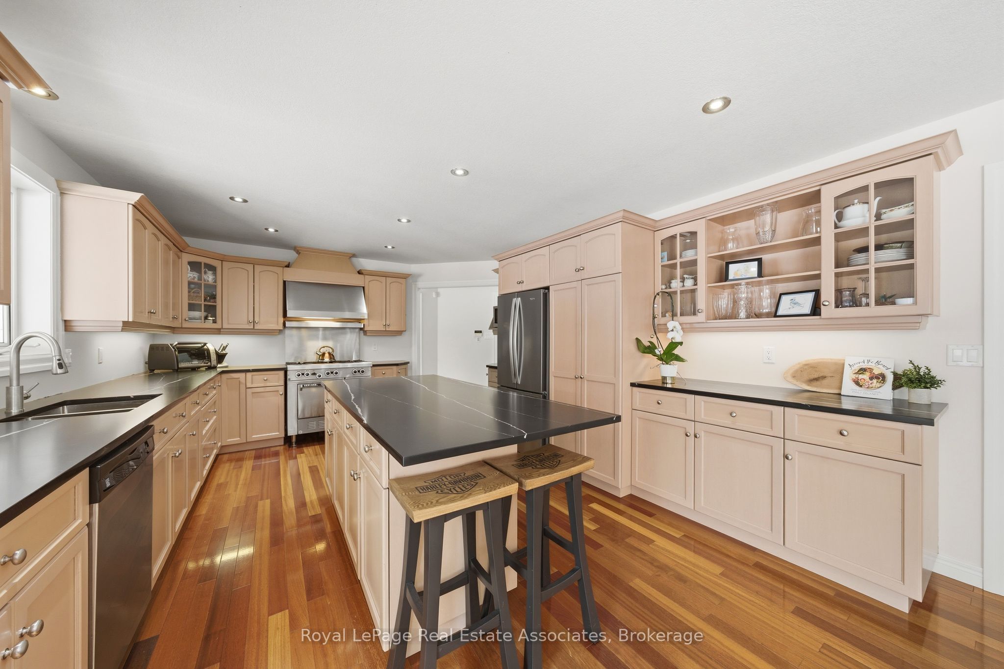 86 Ridge Road E Property Photo 14