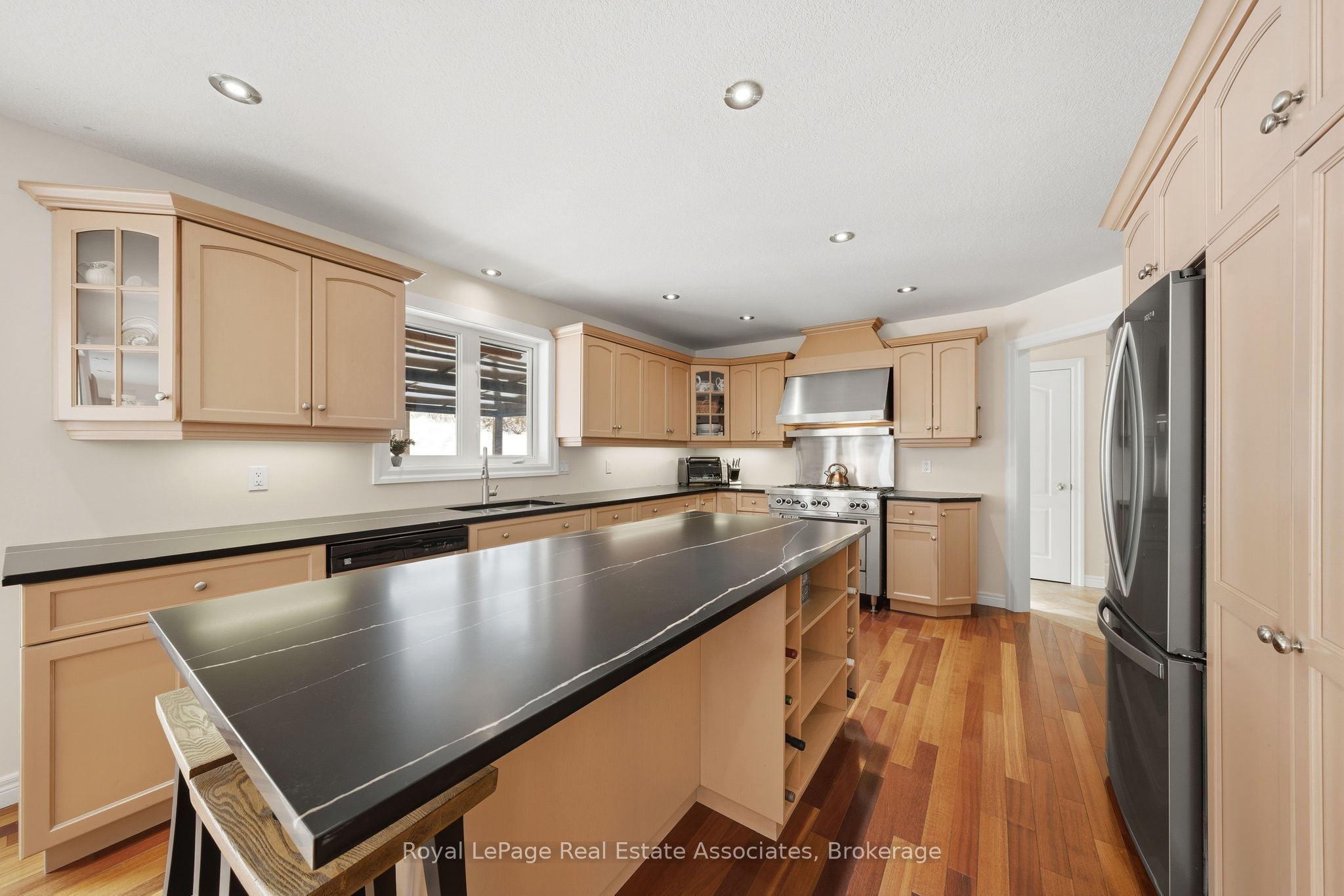 86 Ridge Road E Property Photo 15
