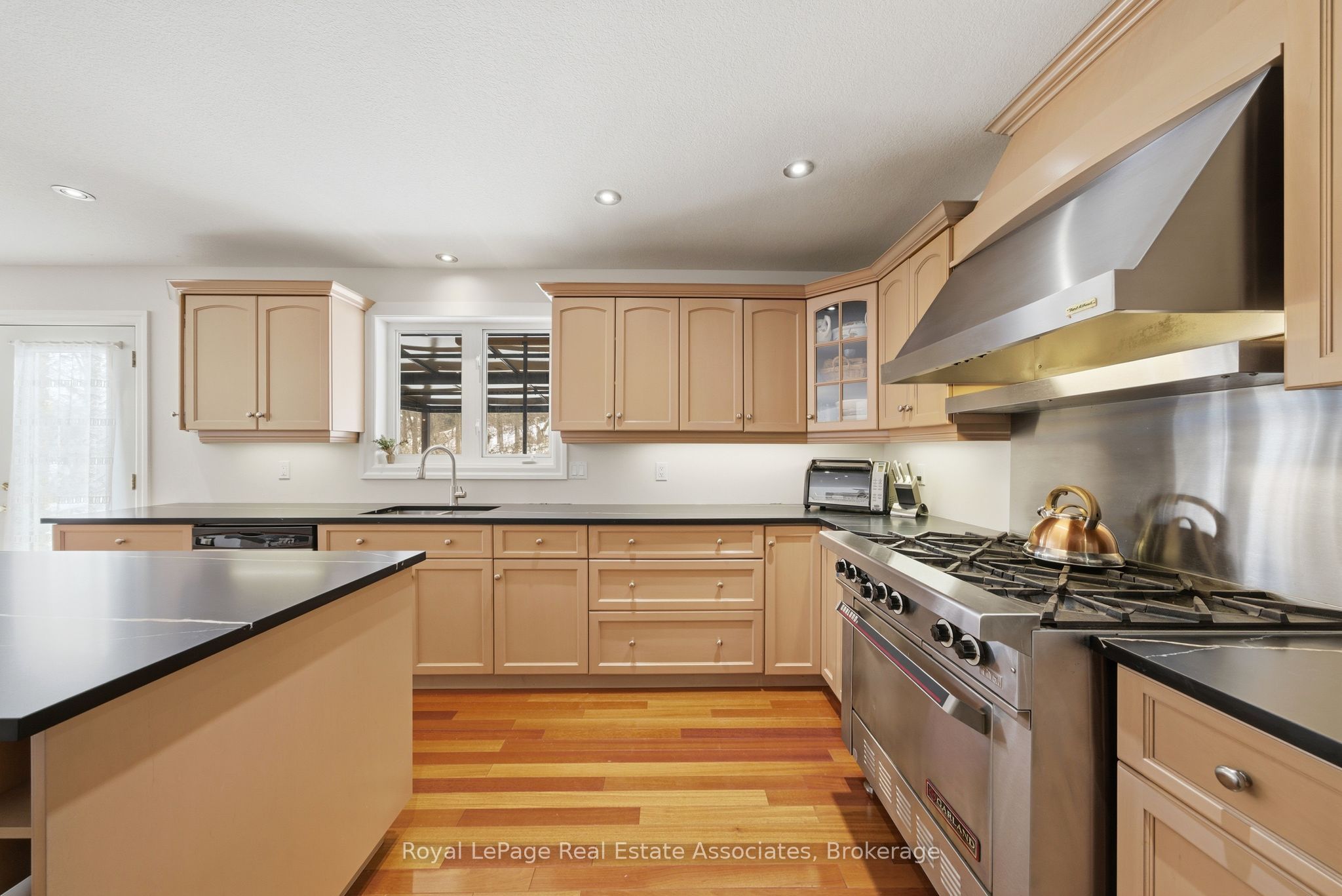 86 Ridge Road E Property Photo 16