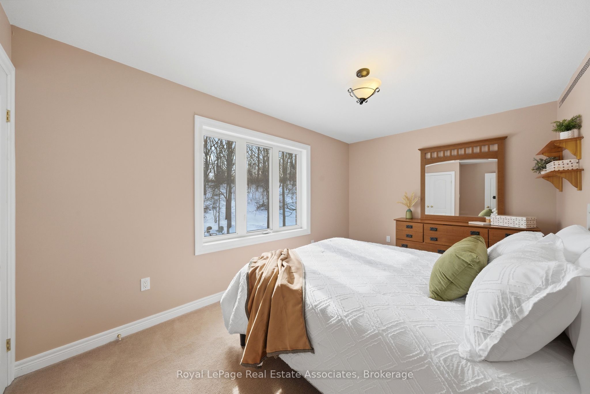 86 Ridge Road E Property Photo 28