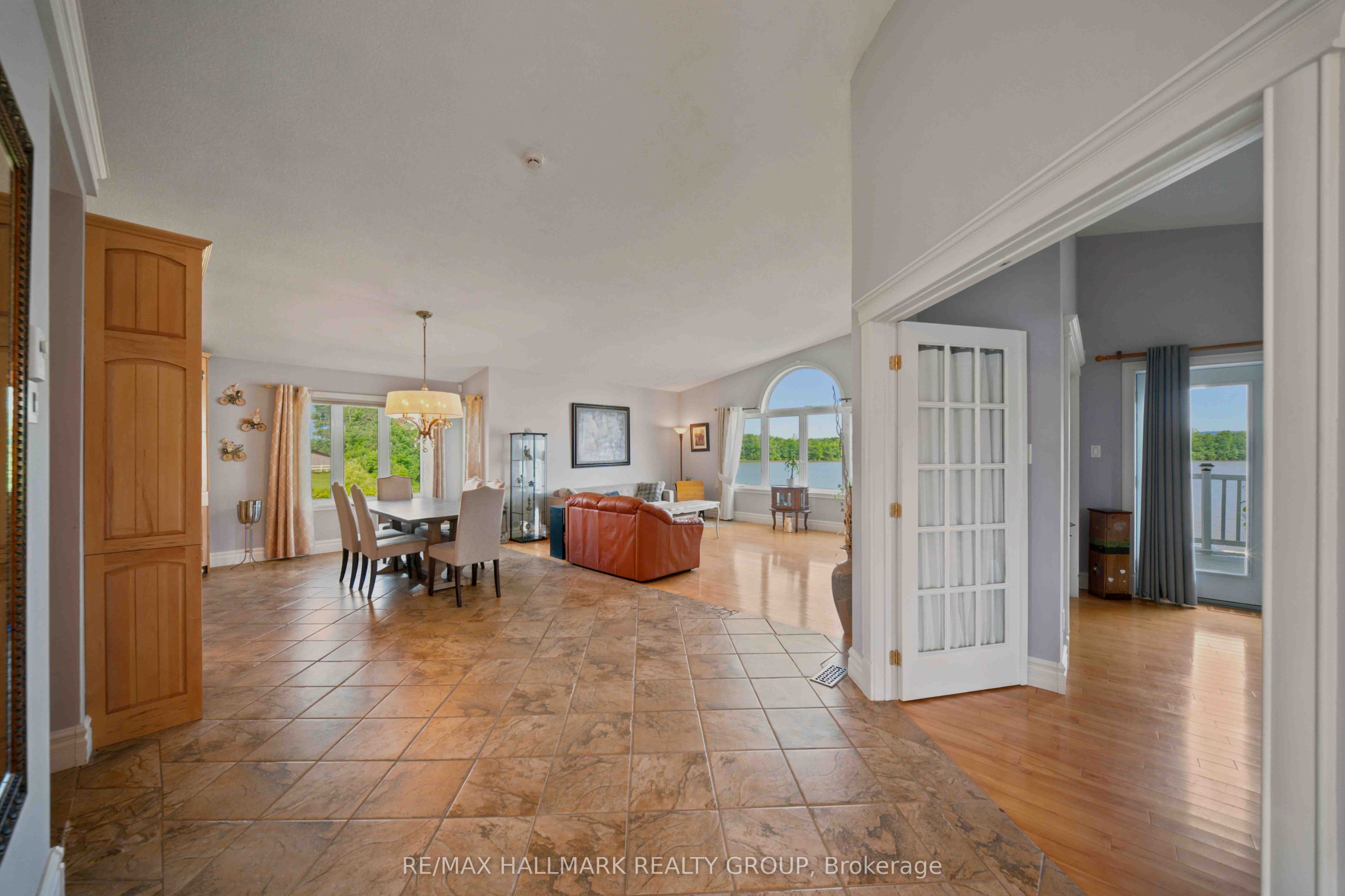 3020 Bay Road Property Photo 11