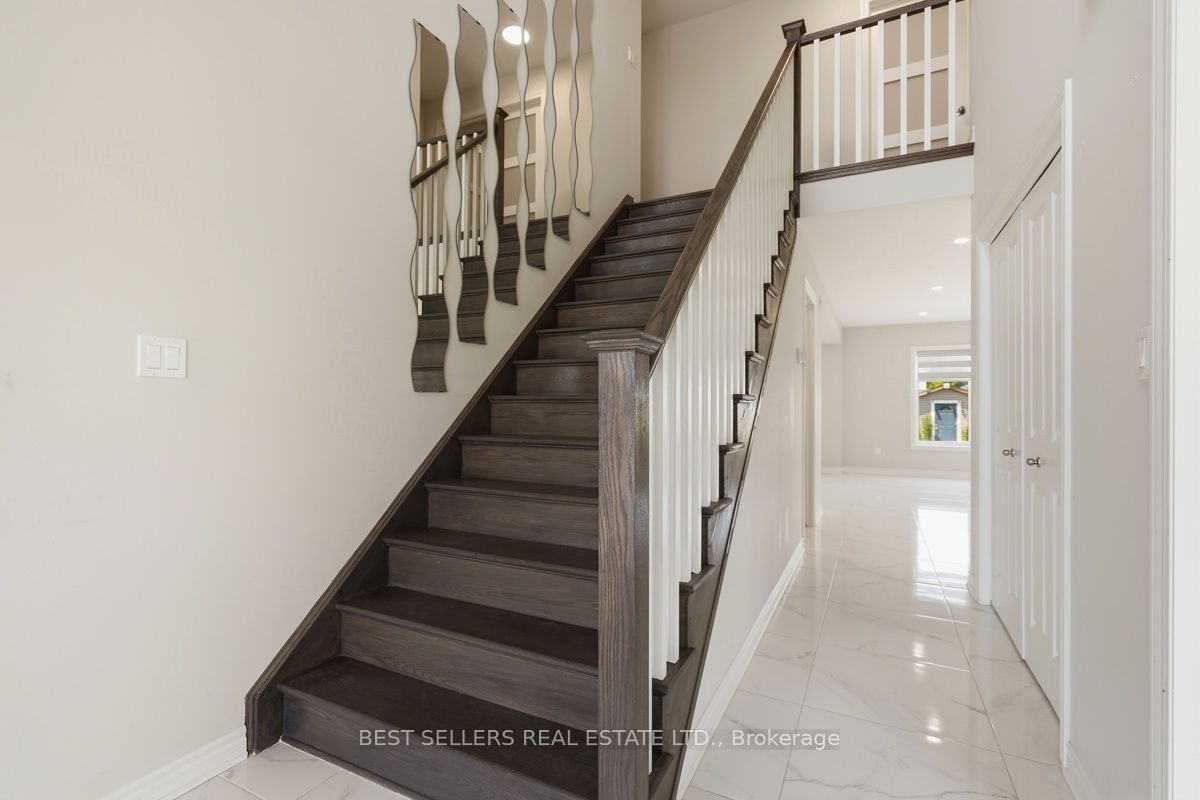 22 Weir Crescent Property Photo 6