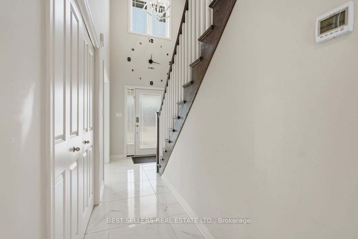 22 Weir Crescent Property Photo 8