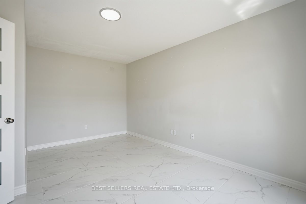 22 Weir Crescent Property Photo 21