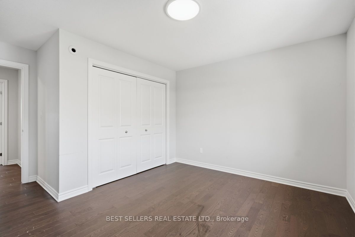 22 Weir Crescent Property Photo 37