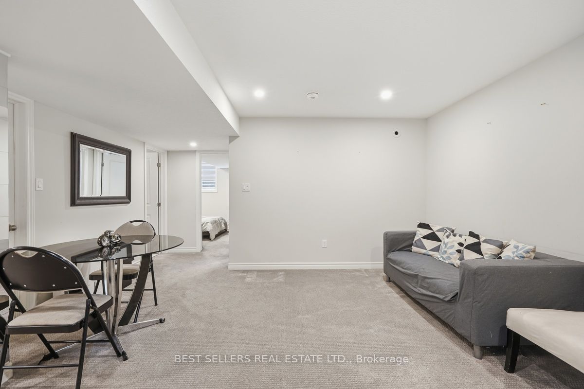 22 Weir Crescent Property Photo 40
