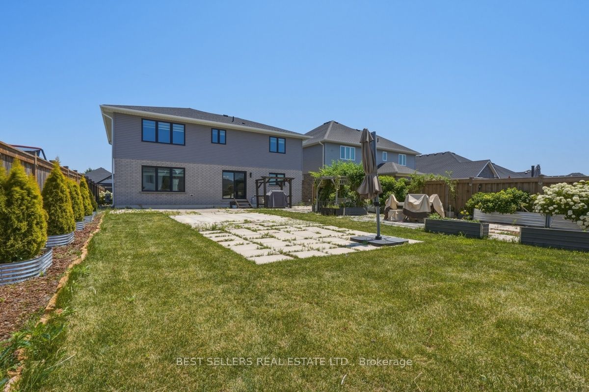 22 Weir Crescent Property Photo 46