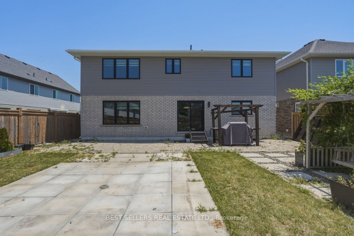 22 Weir Crescent Property Photo 47