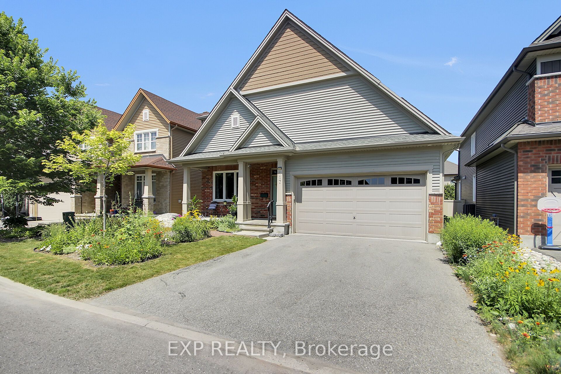 417 Charing Cross Way Property Photo 1
