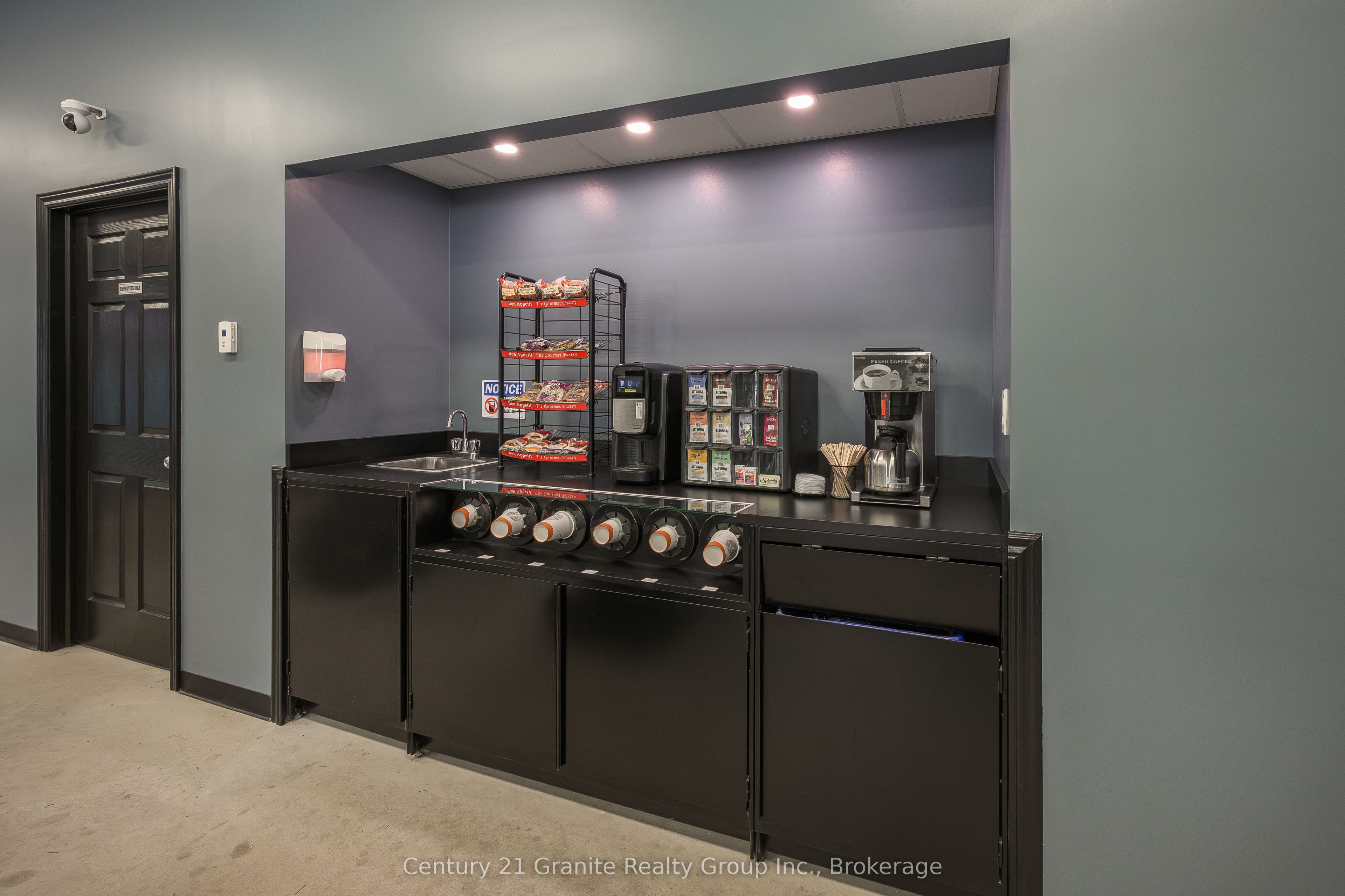 2246 Loop Road Property Photo 9
