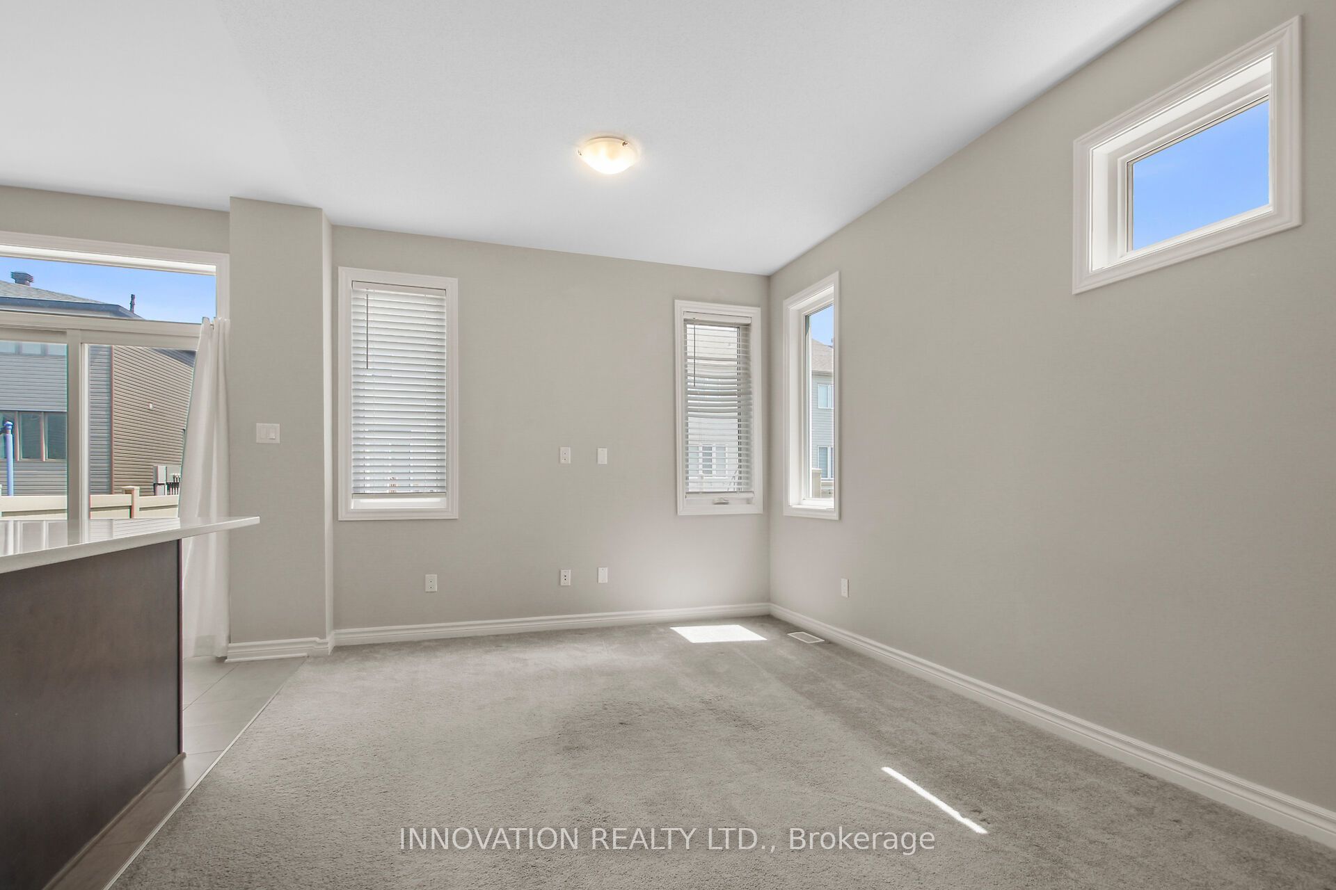 210 Bandelier Way Property Photo 4
