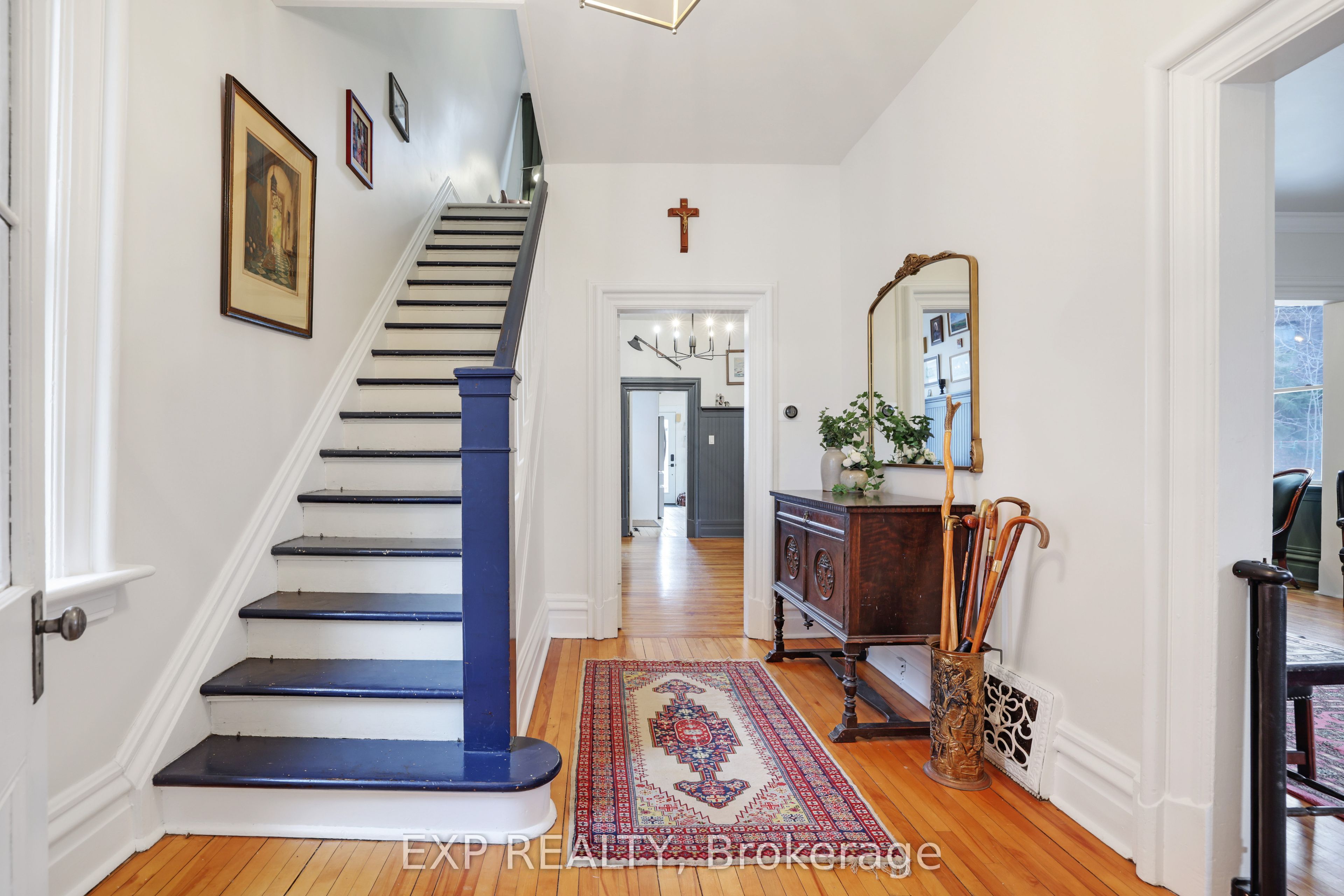 128 Renfrew Avenue E Property Photo 4