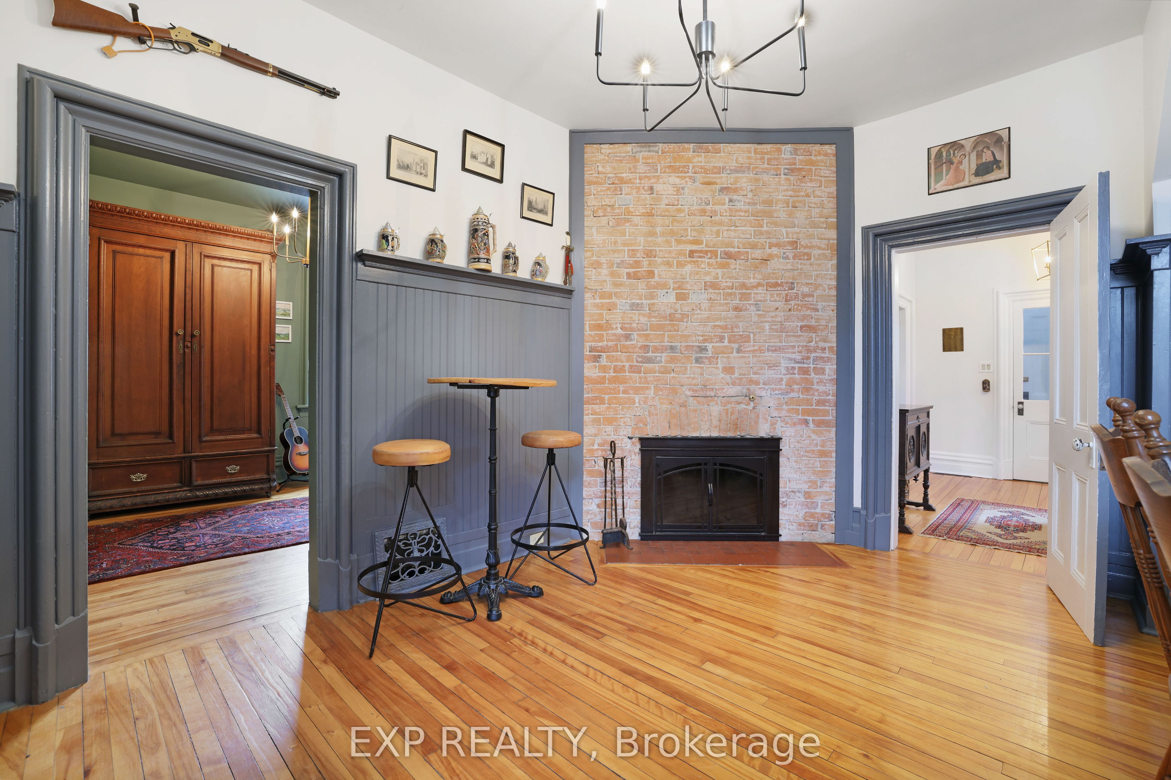 128 Renfrew Avenue E Property Photo 14