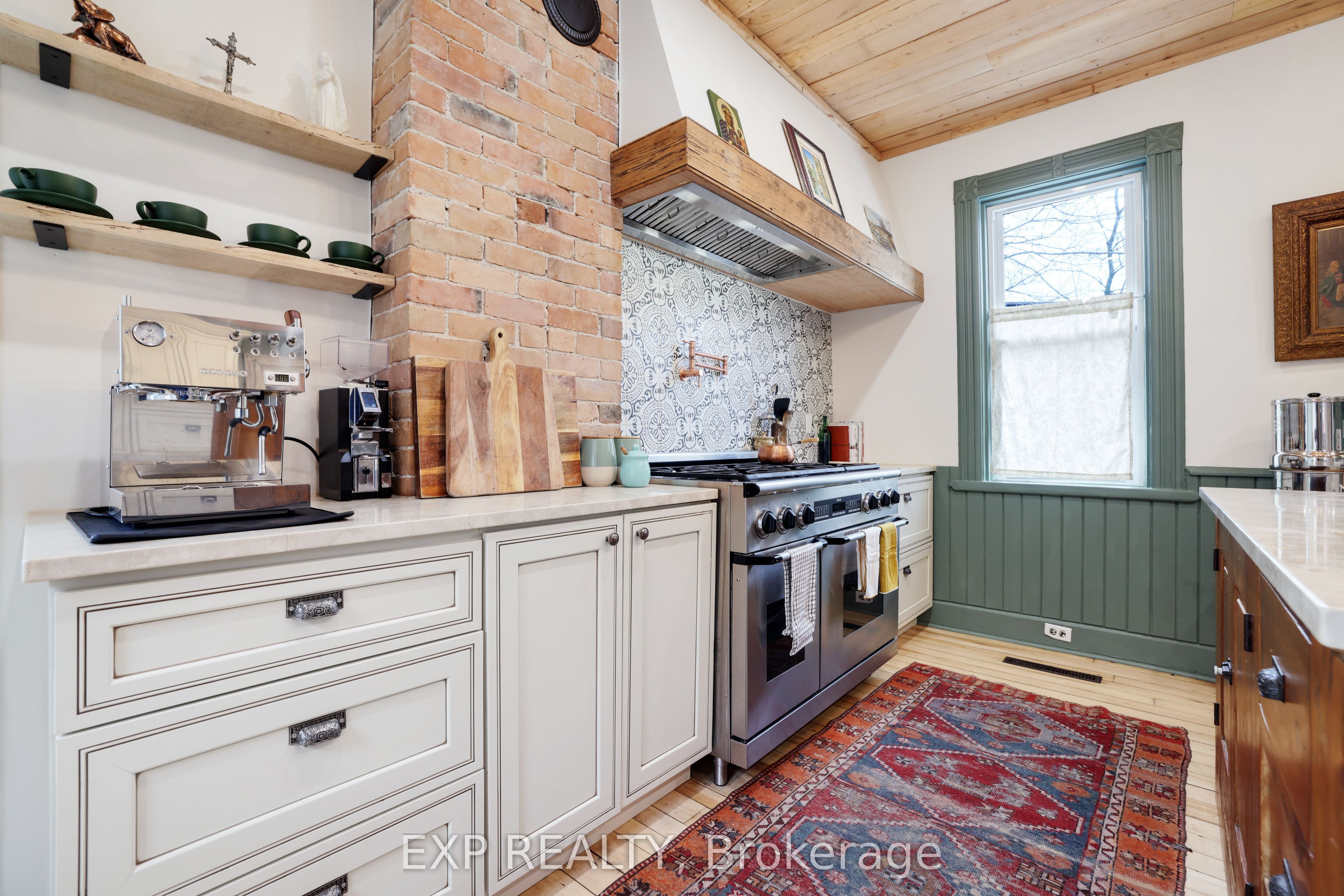 128 Renfrew Avenue E Property Photo 17