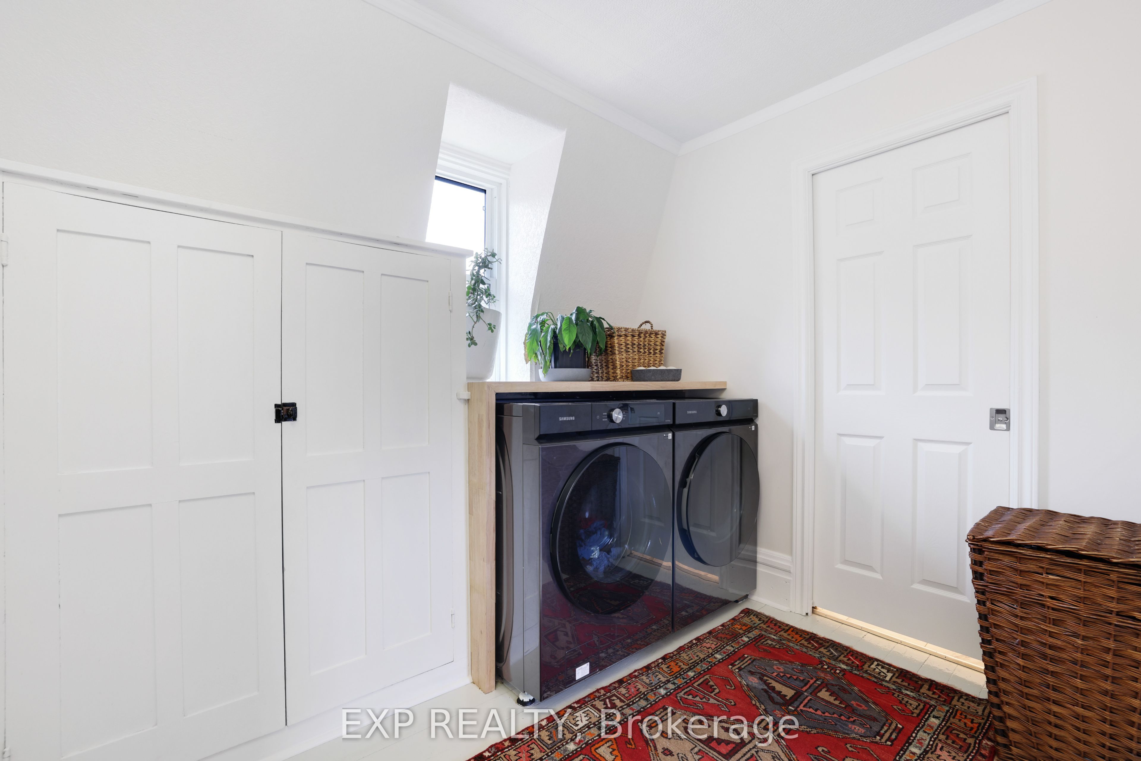 128 Renfrew Avenue E Property Photo 26