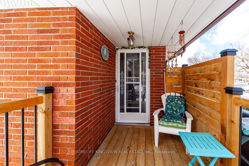 37 Allan Drive Property Photo 2