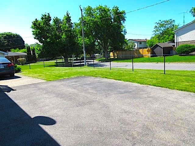 37 Allan Drive Property Photo 5