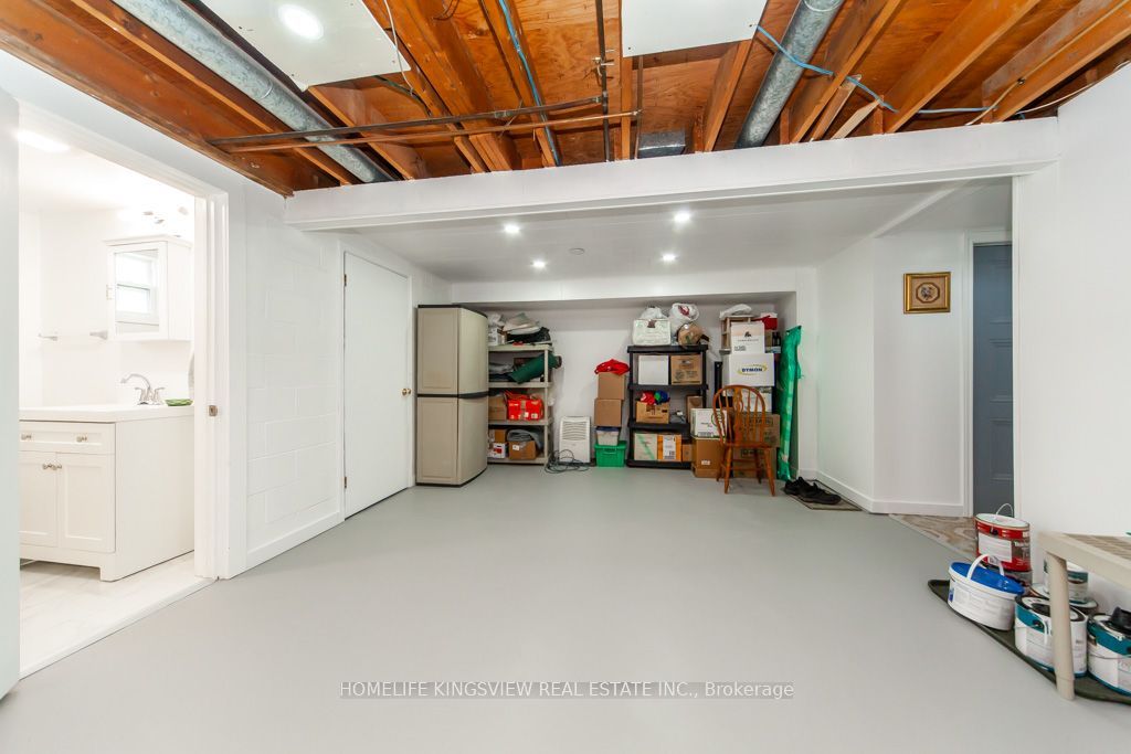 37 Allan Drive Property Photo 30