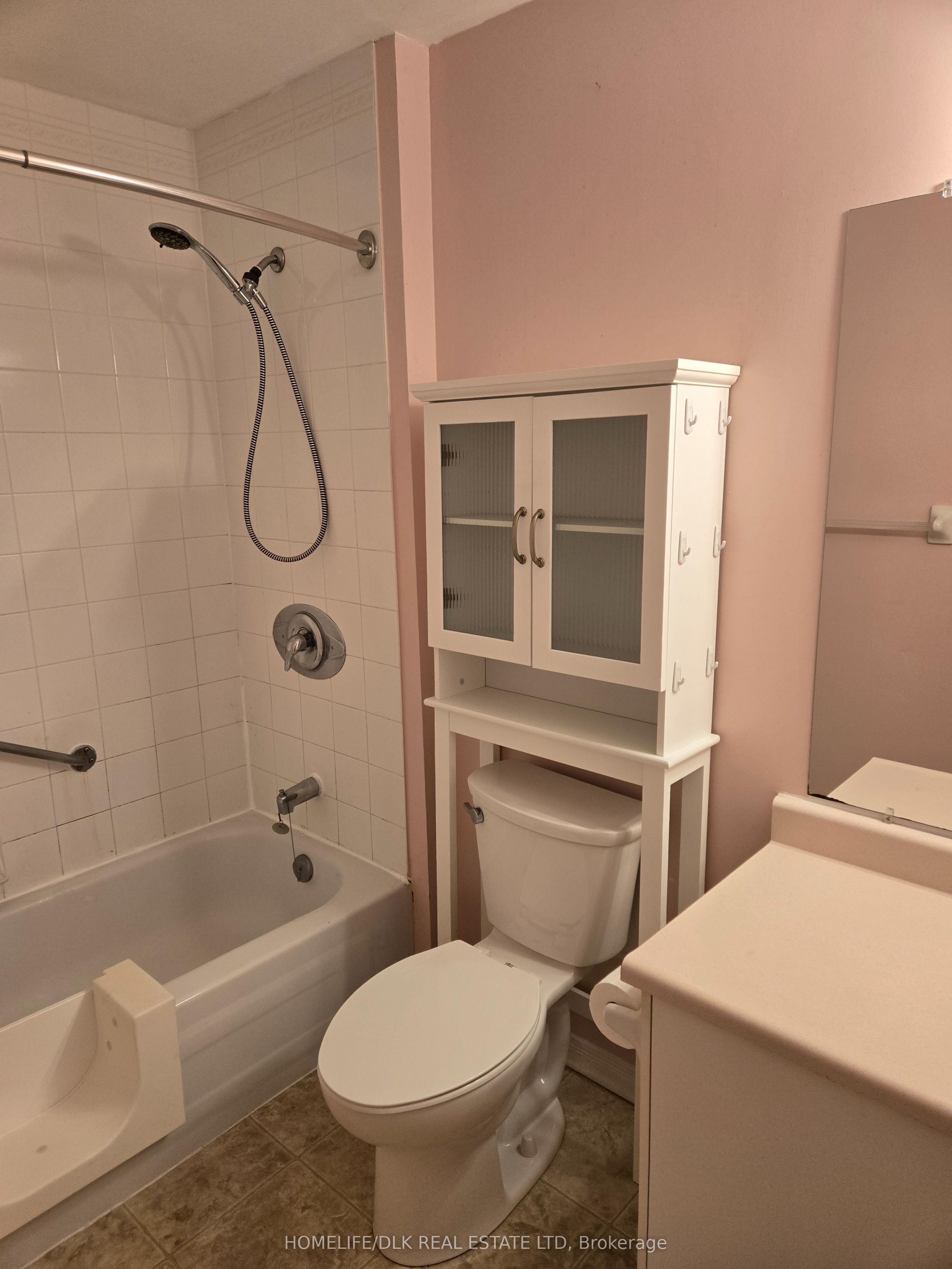 21 Liston Avenue 404 Property Photo 3