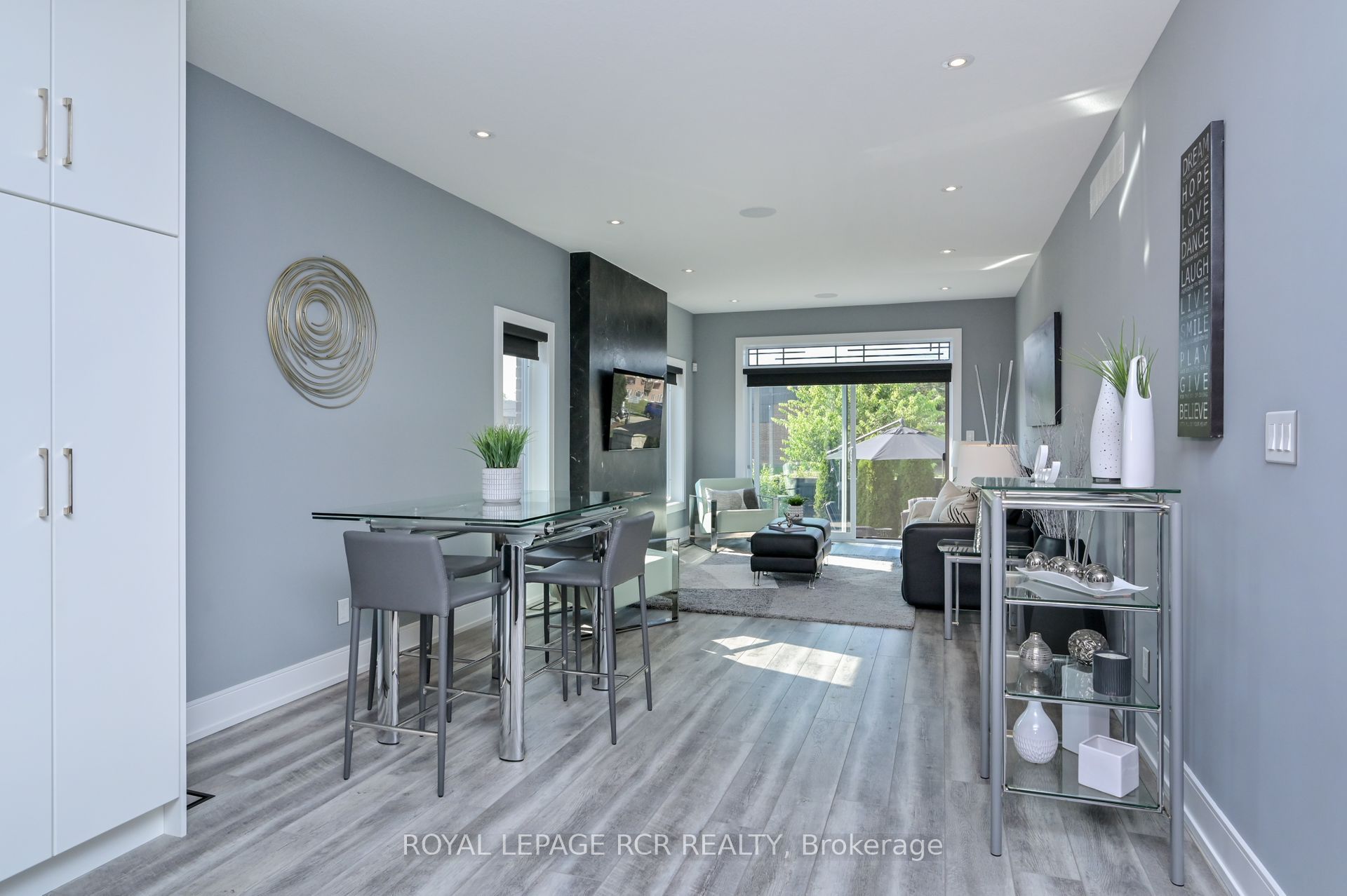 19 Dover Lane Property Photo 8