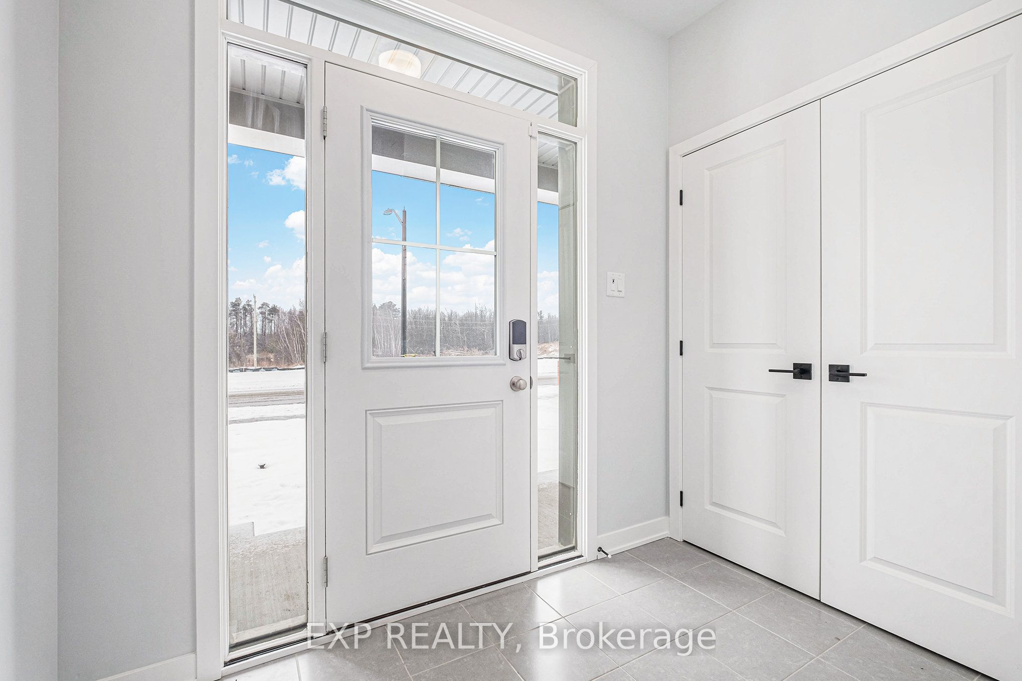 617 Bronze Copper Crescent Property Photo 2