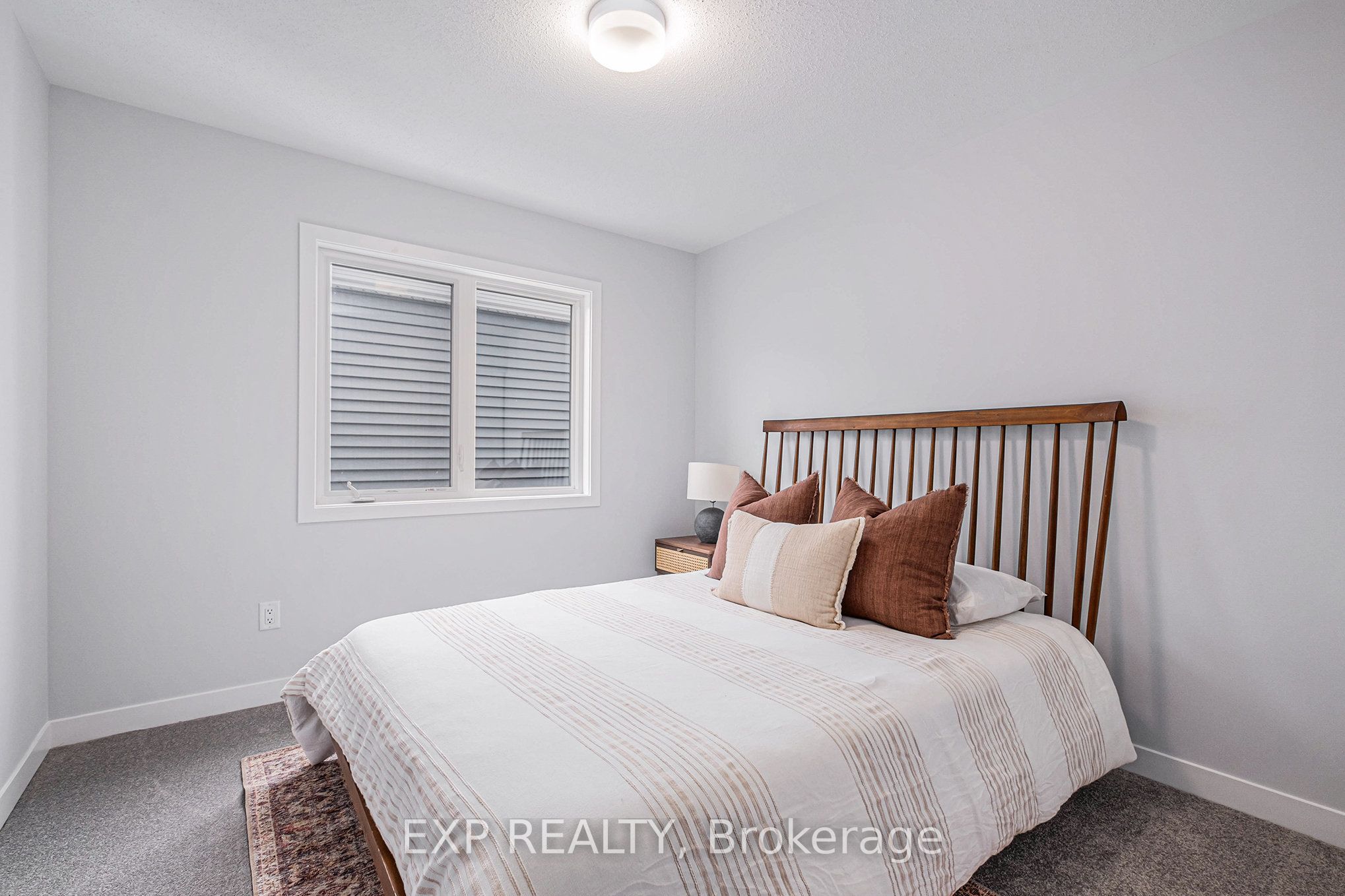 617 Bronze Copper Crescent Property Photo 17
