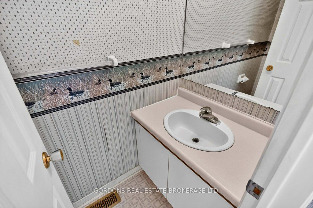 30 Limeridge Drive Property Photo 11